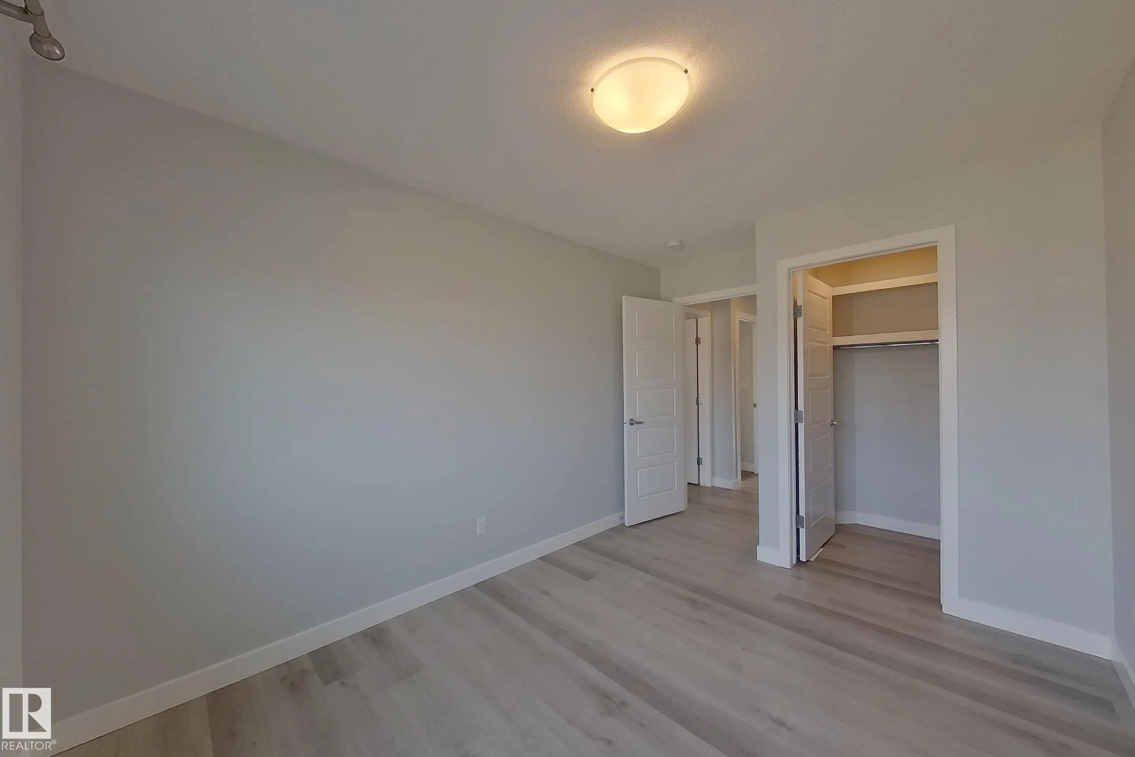 1653 PLUM CIRCLE Circle