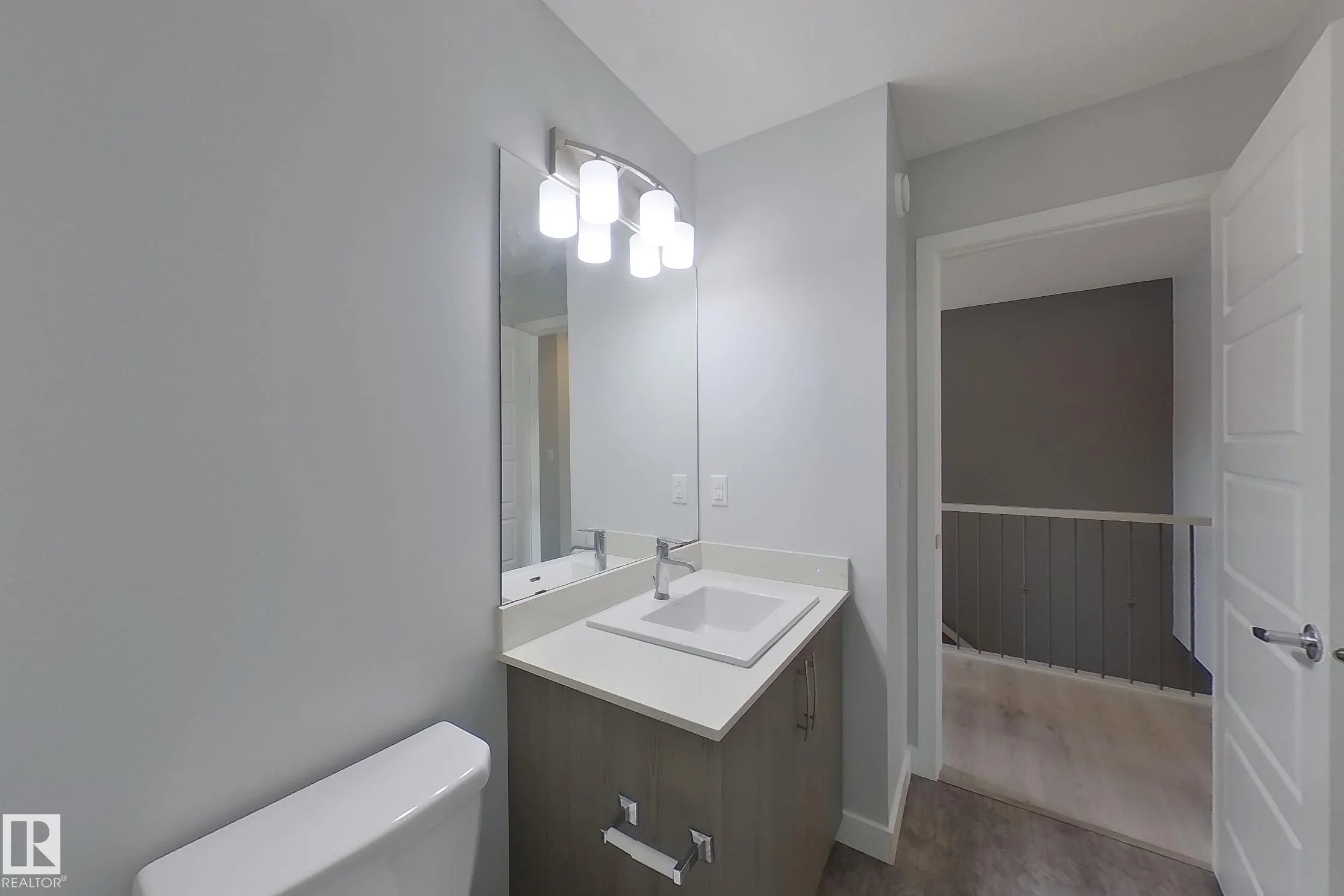 1653 PLUM CIRCLE Circle
