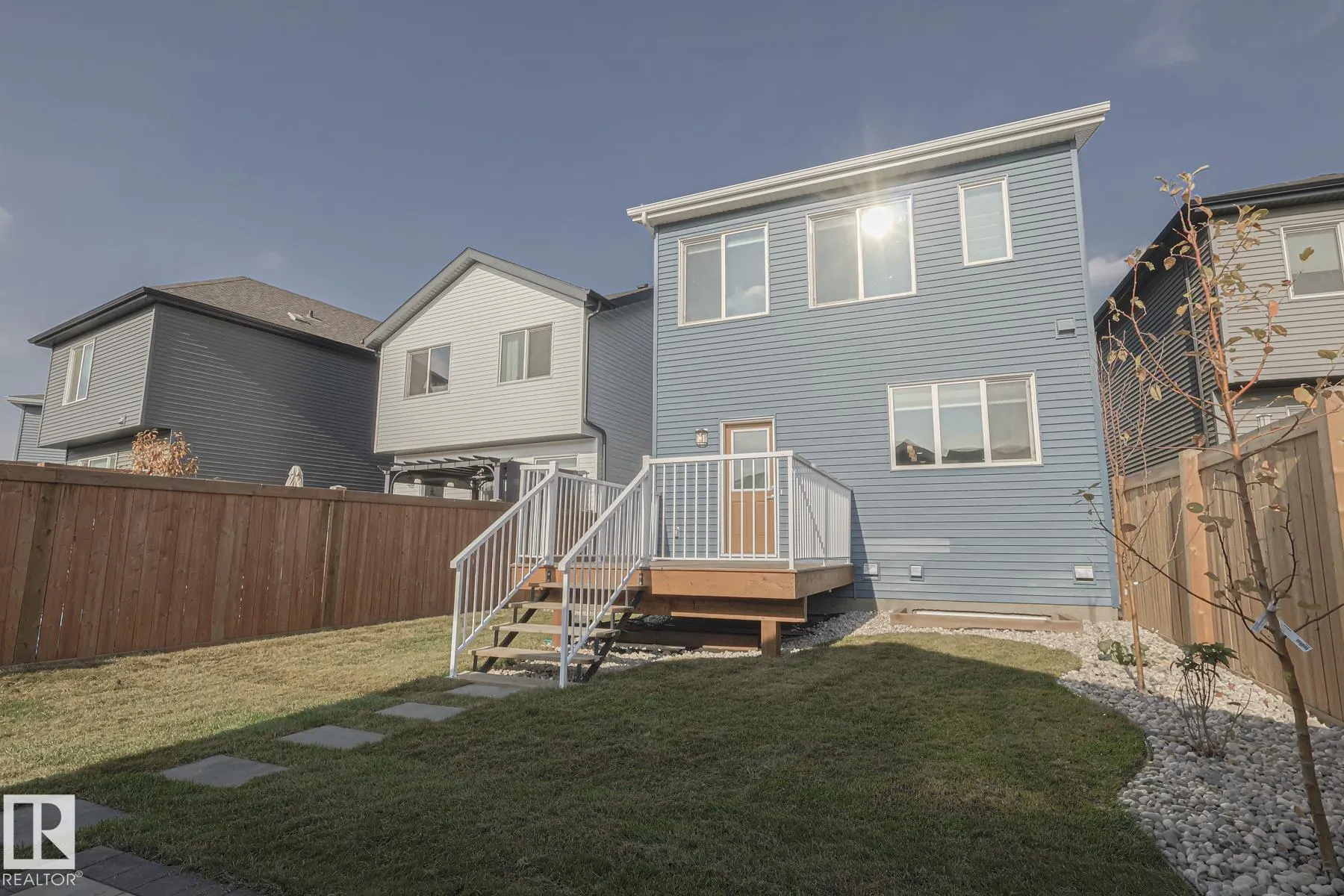 1653 PLUM CIRCLE Circle
