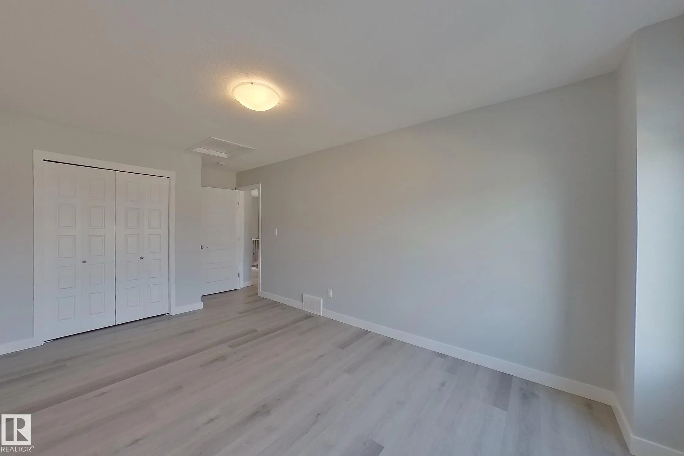 1653 PLUM CIRCLE Circle
