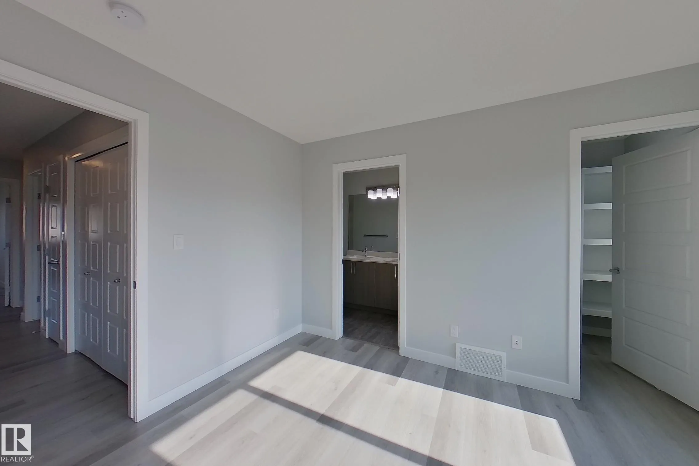 1653 PLUM CIRCLE Circle