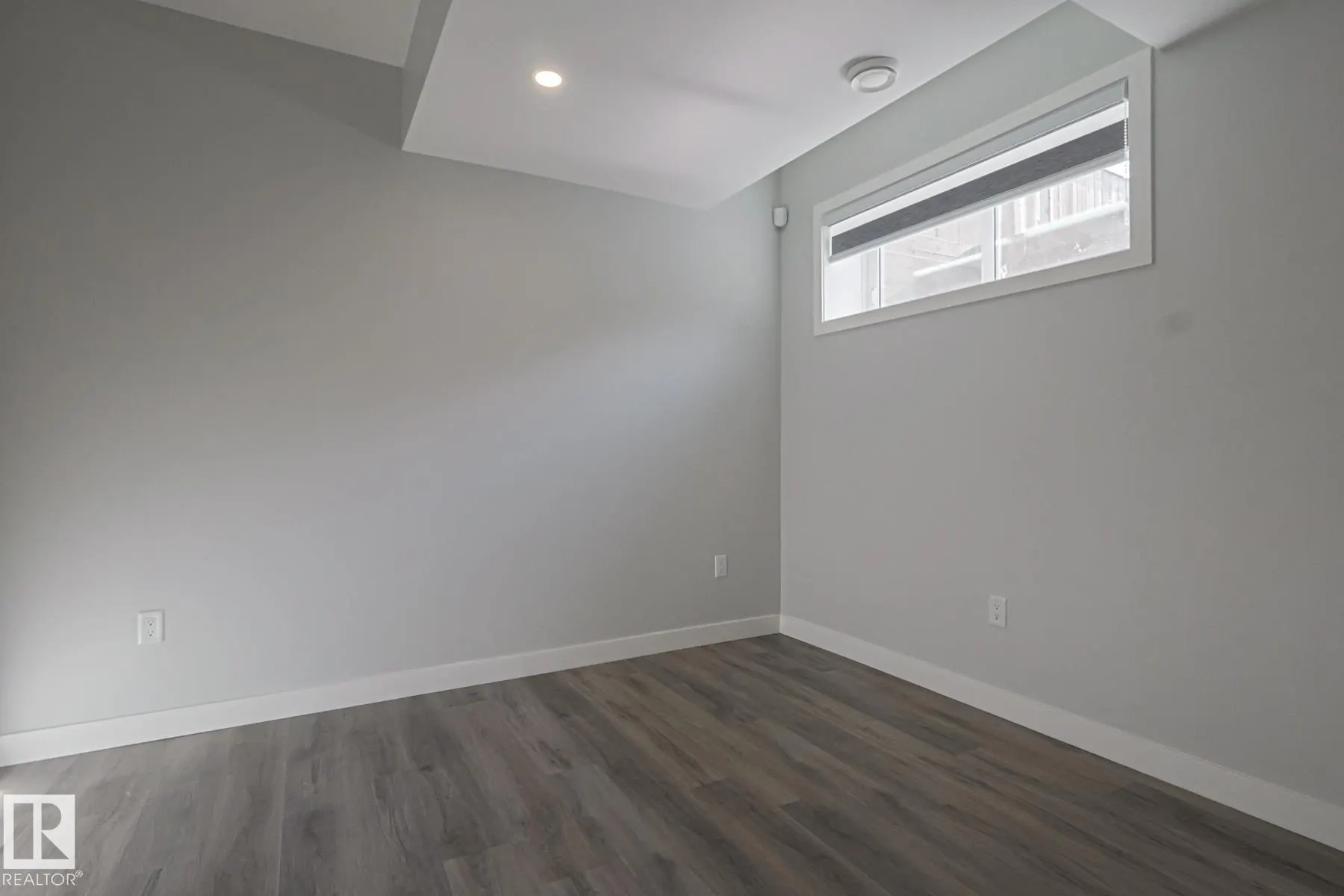1653 PLUM CIRCLE Circle