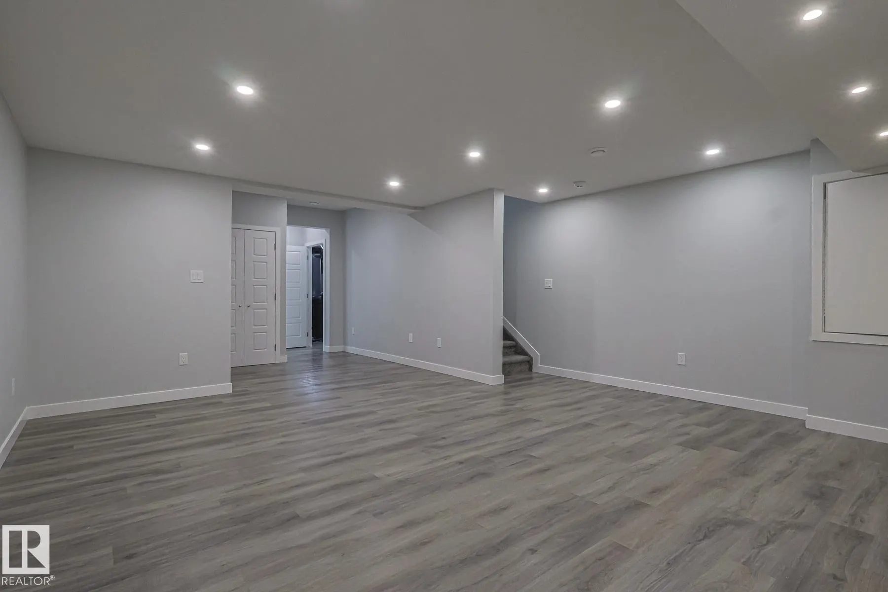 1653 PLUM CIRCLE Circle