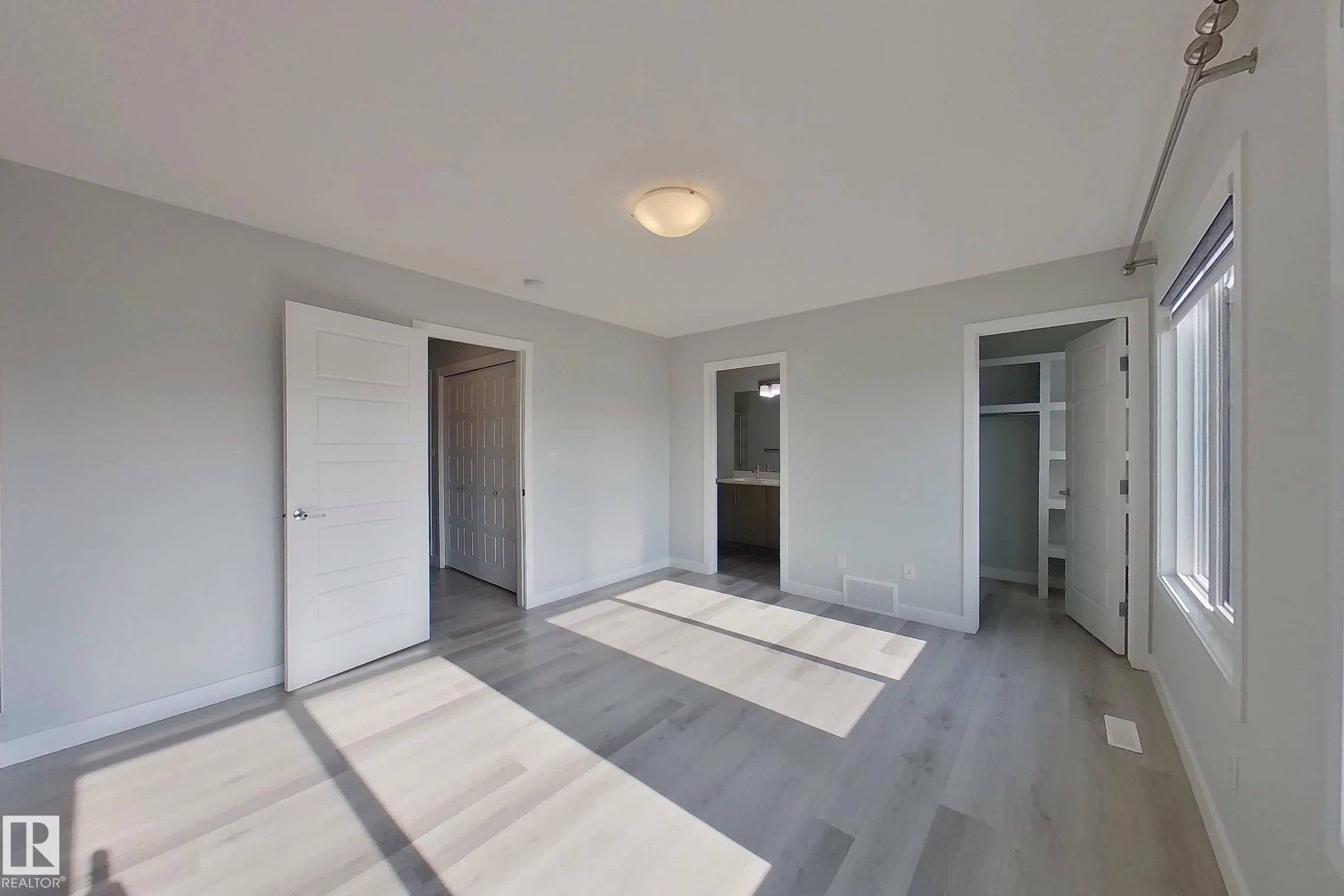 1653 PLUM CIRCLE Circle