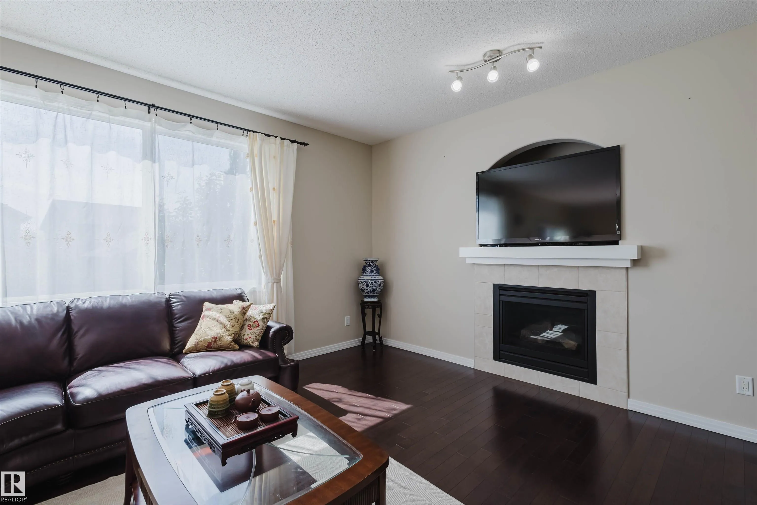 6731 SPEAKER Place