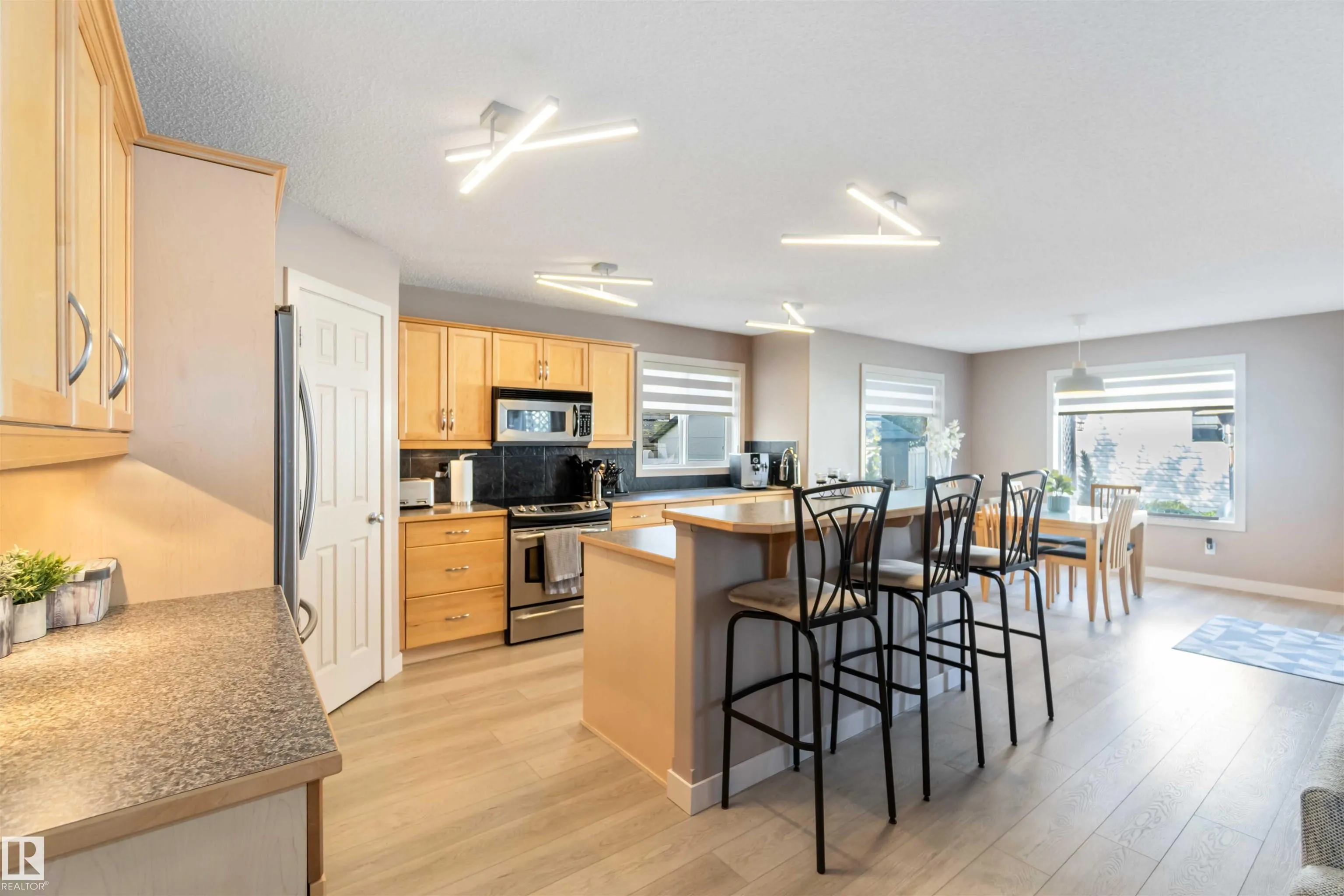 2056 TOWNE CENTRE Boulevard