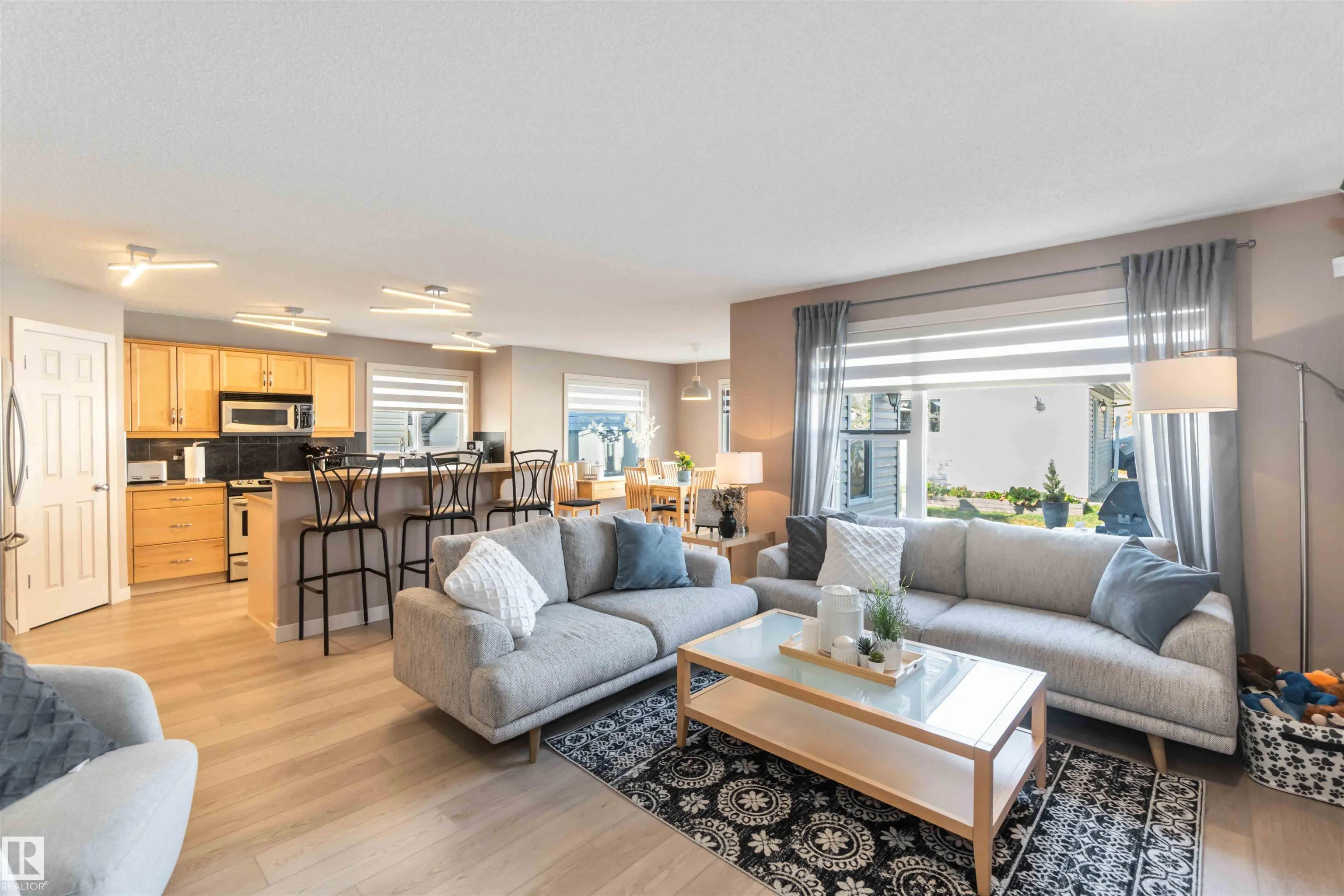 2056 TOWNE CENTRE Boulevard