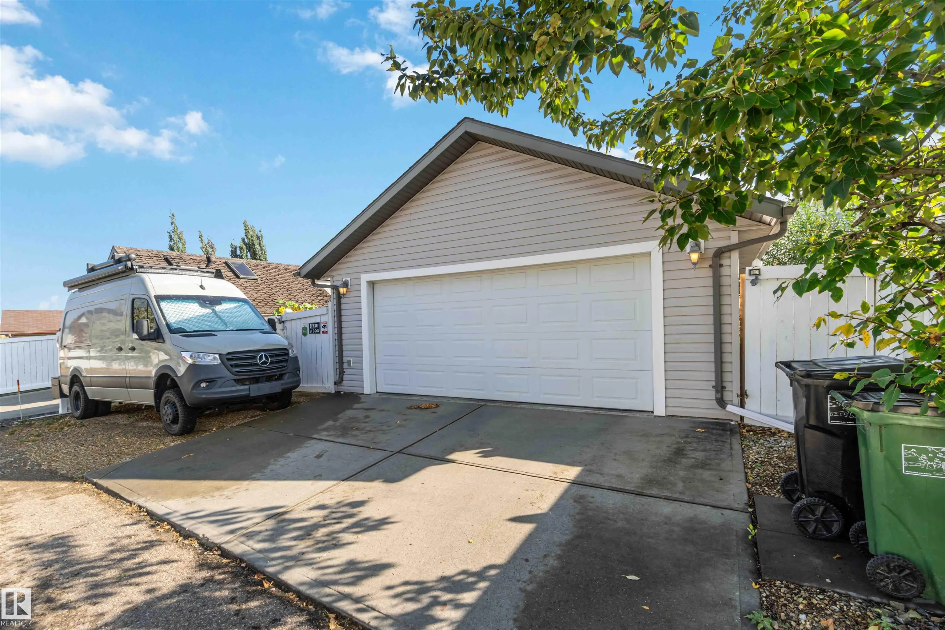 2056 TOWNE CENTRE Boulevard