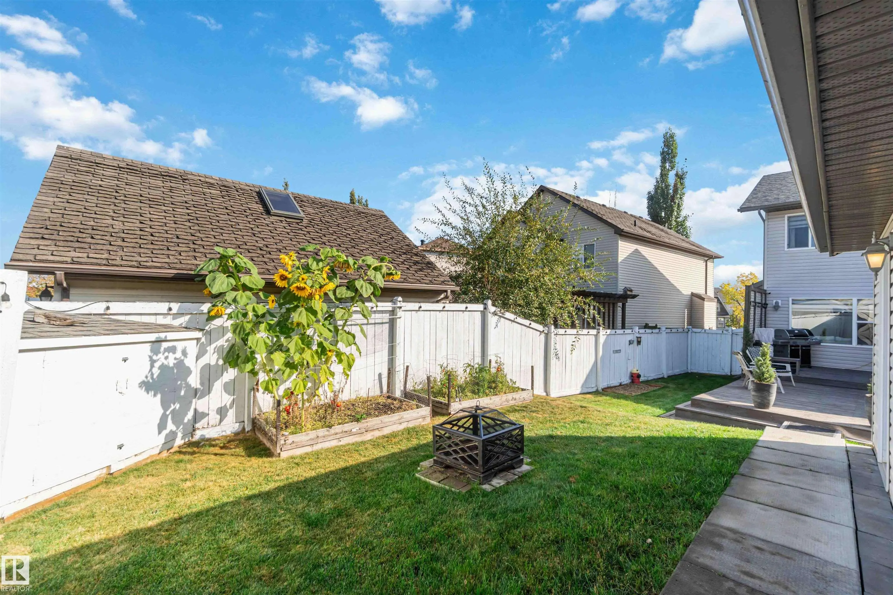 2056 TOWNE CENTRE Boulevard