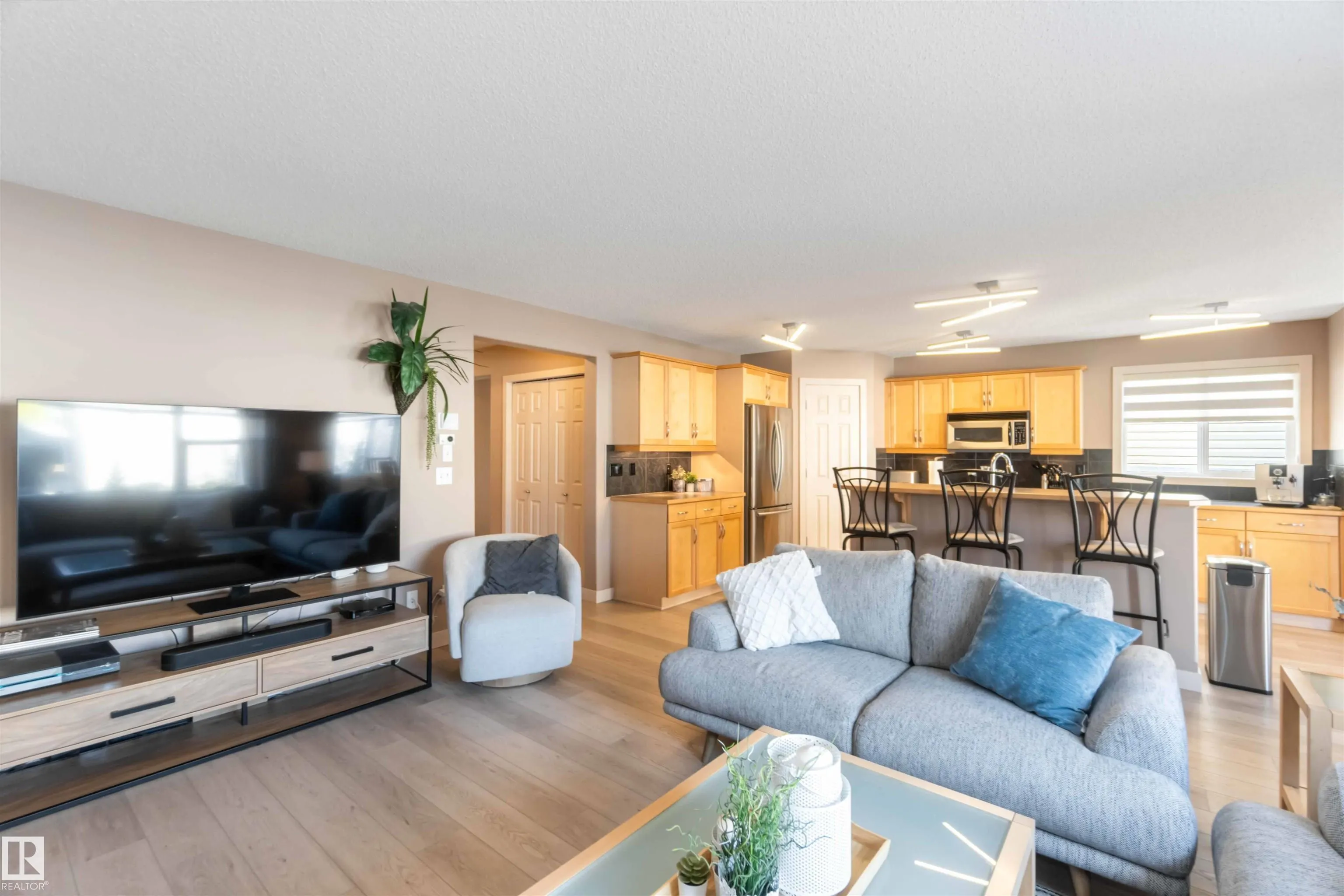 2056 TOWNE CENTRE Boulevard