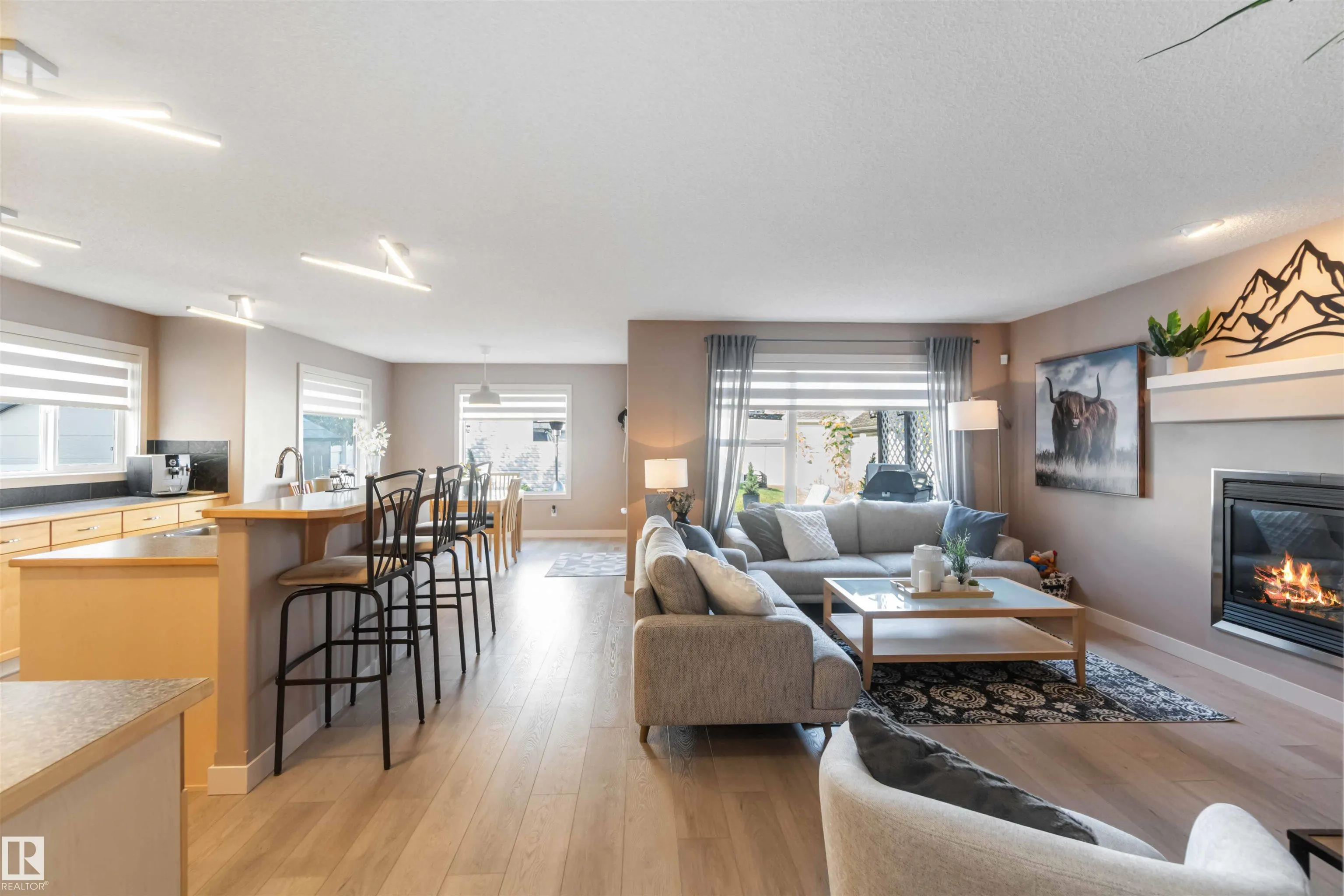 2056 TOWNE CENTRE Boulevard