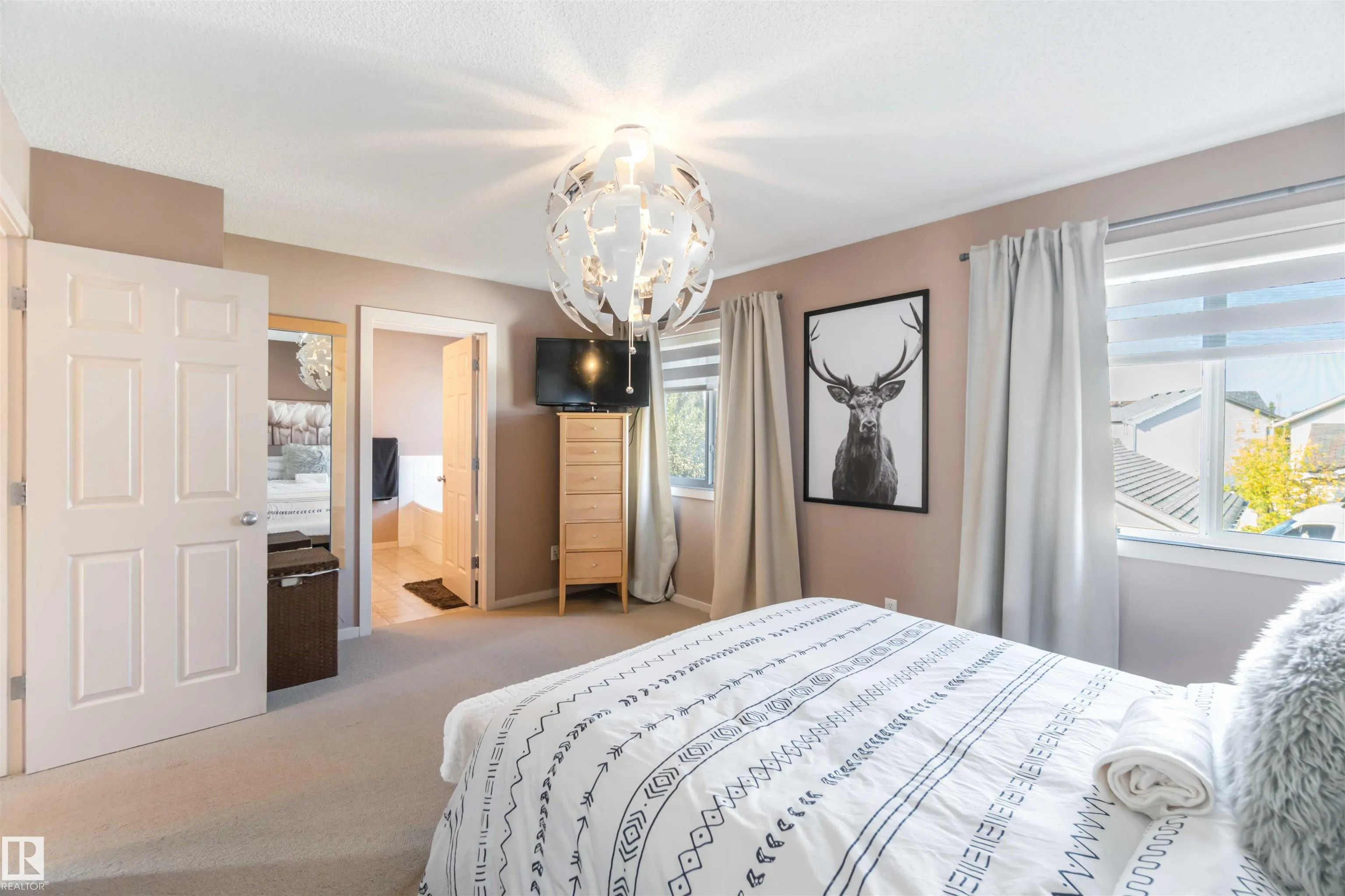 2056 TOWNE CENTRE Boulevard