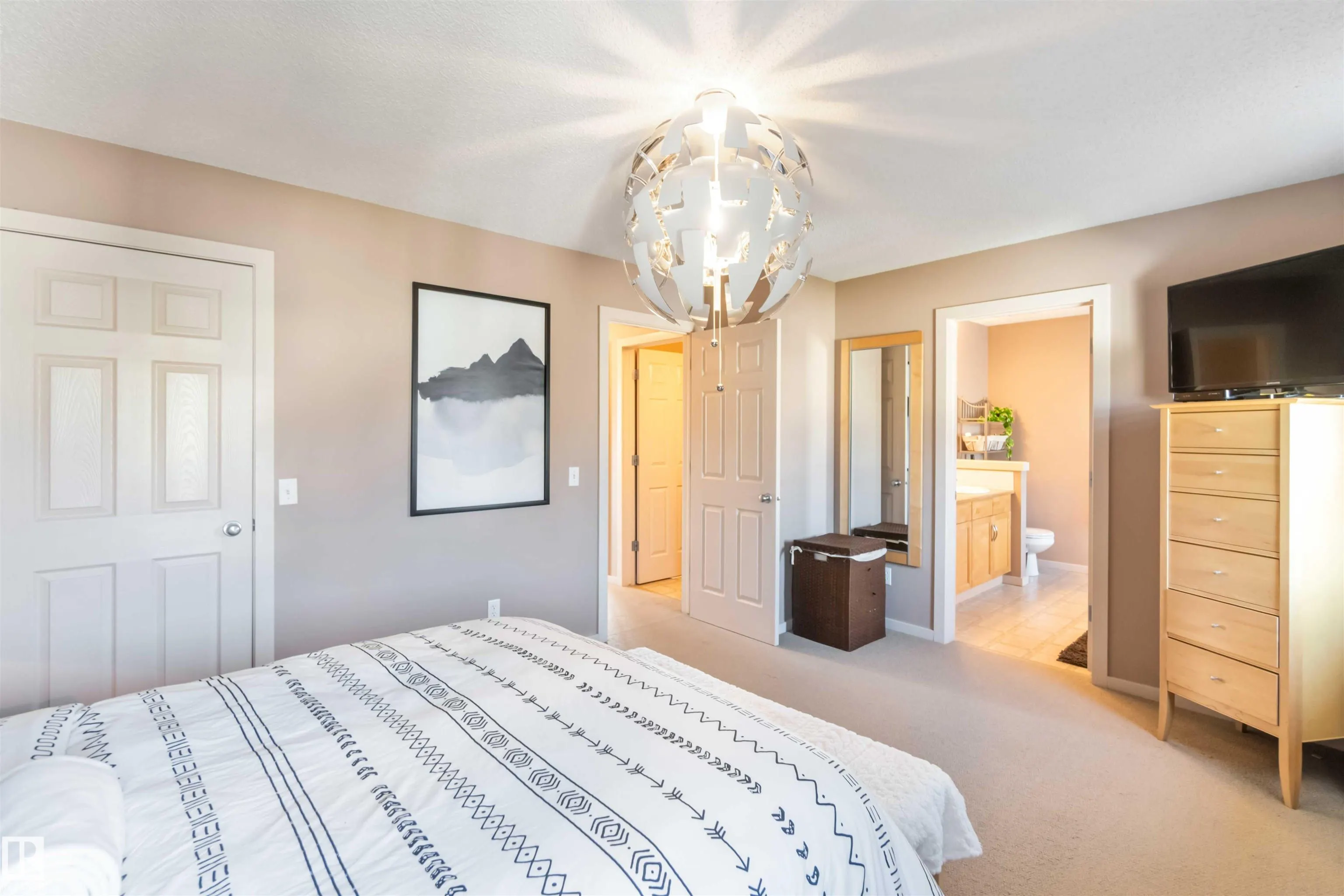 2056 TOWNE CENTRE Boulevard