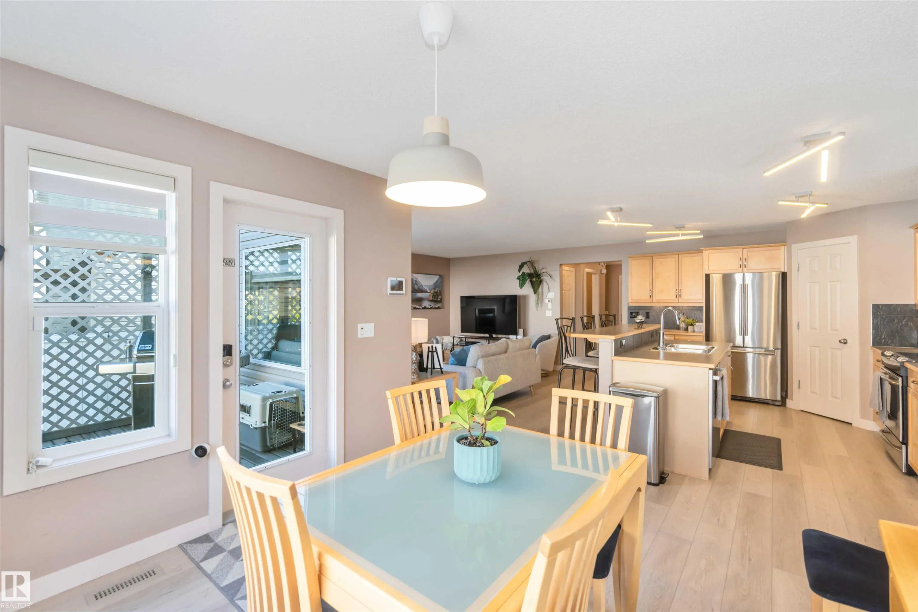 2056 TOWNE CENTRE Boulevard