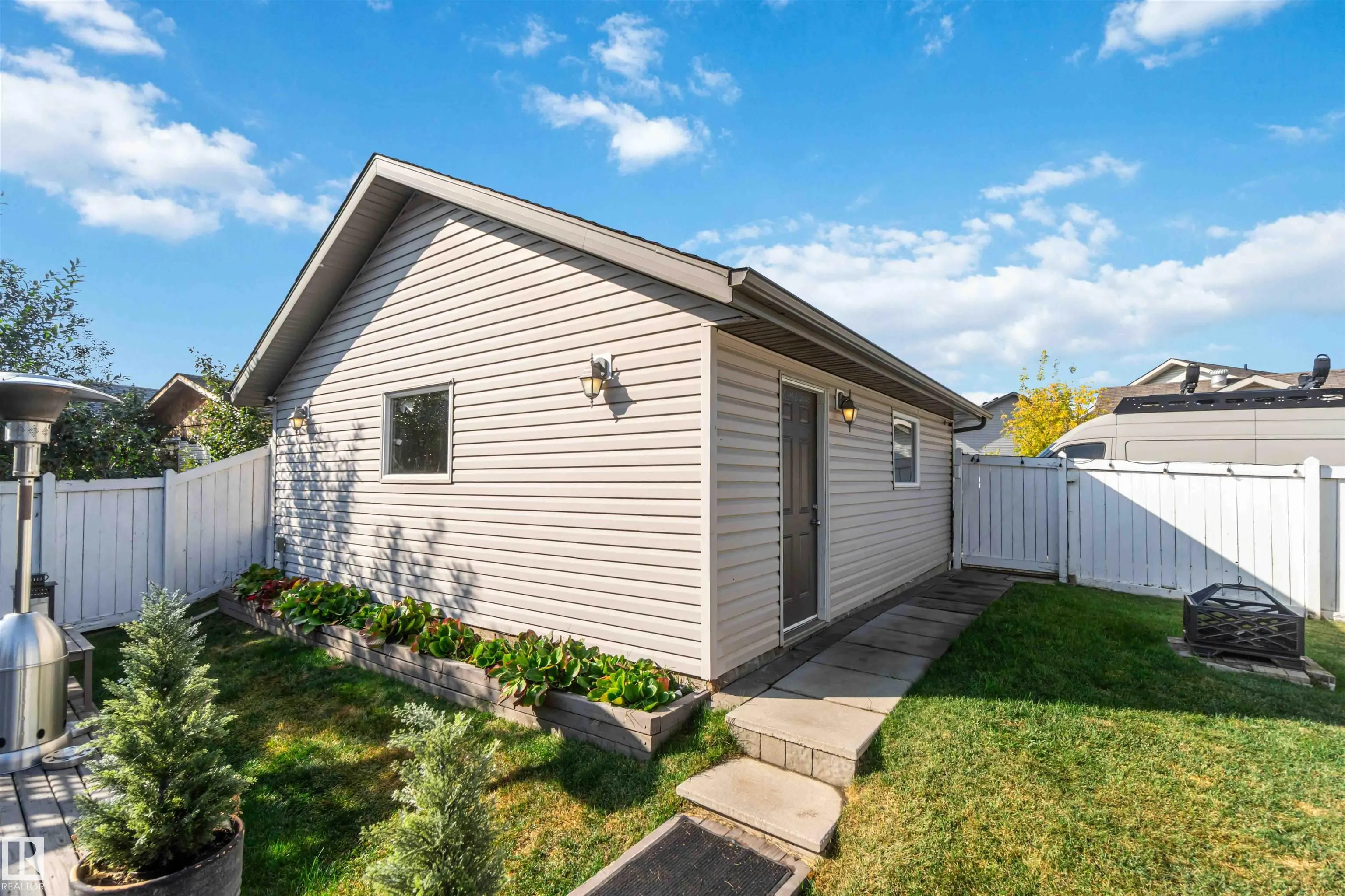 2056 TOWNE CENTRE Boulevard