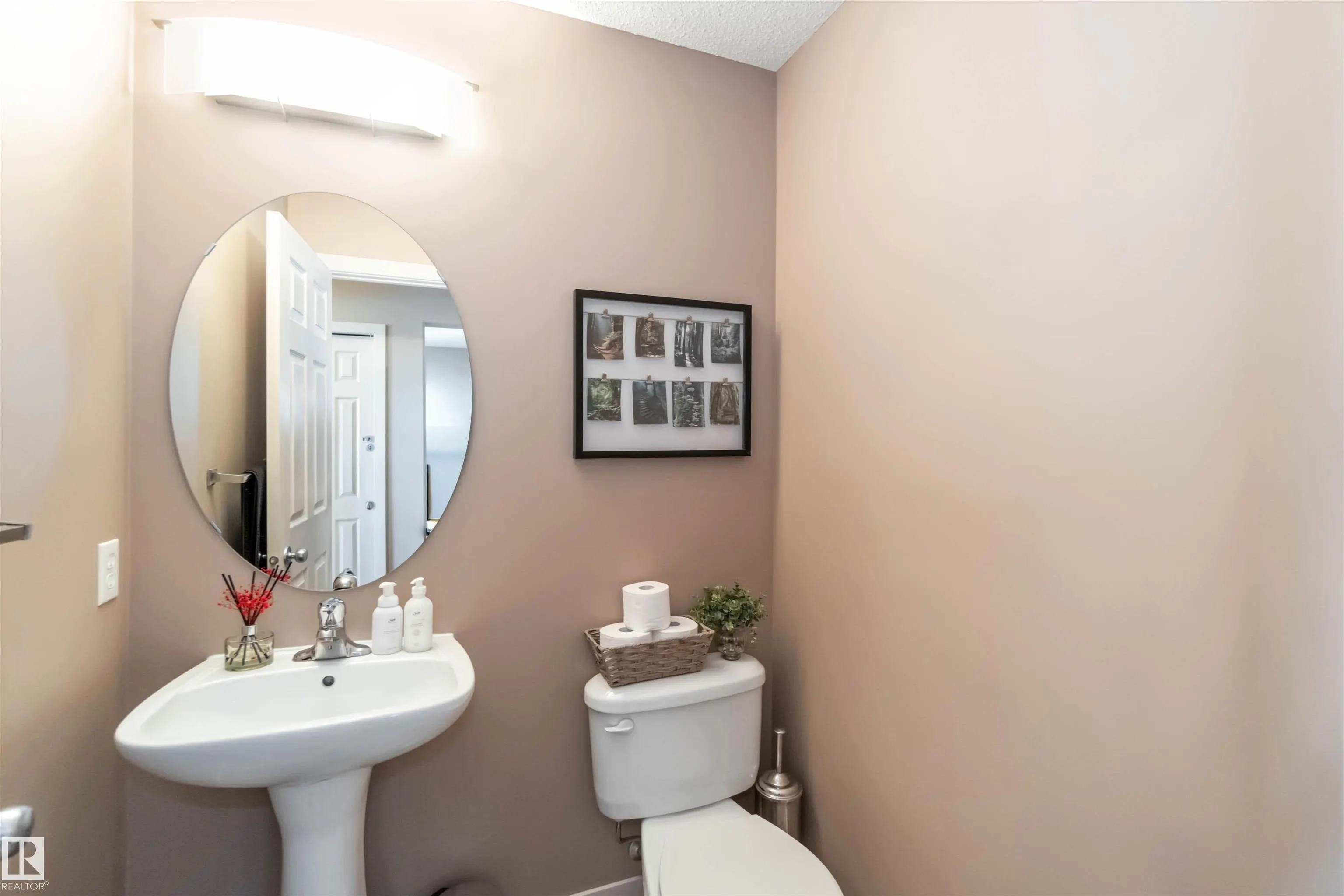 2056 TOWNE CENTRE Boulevard