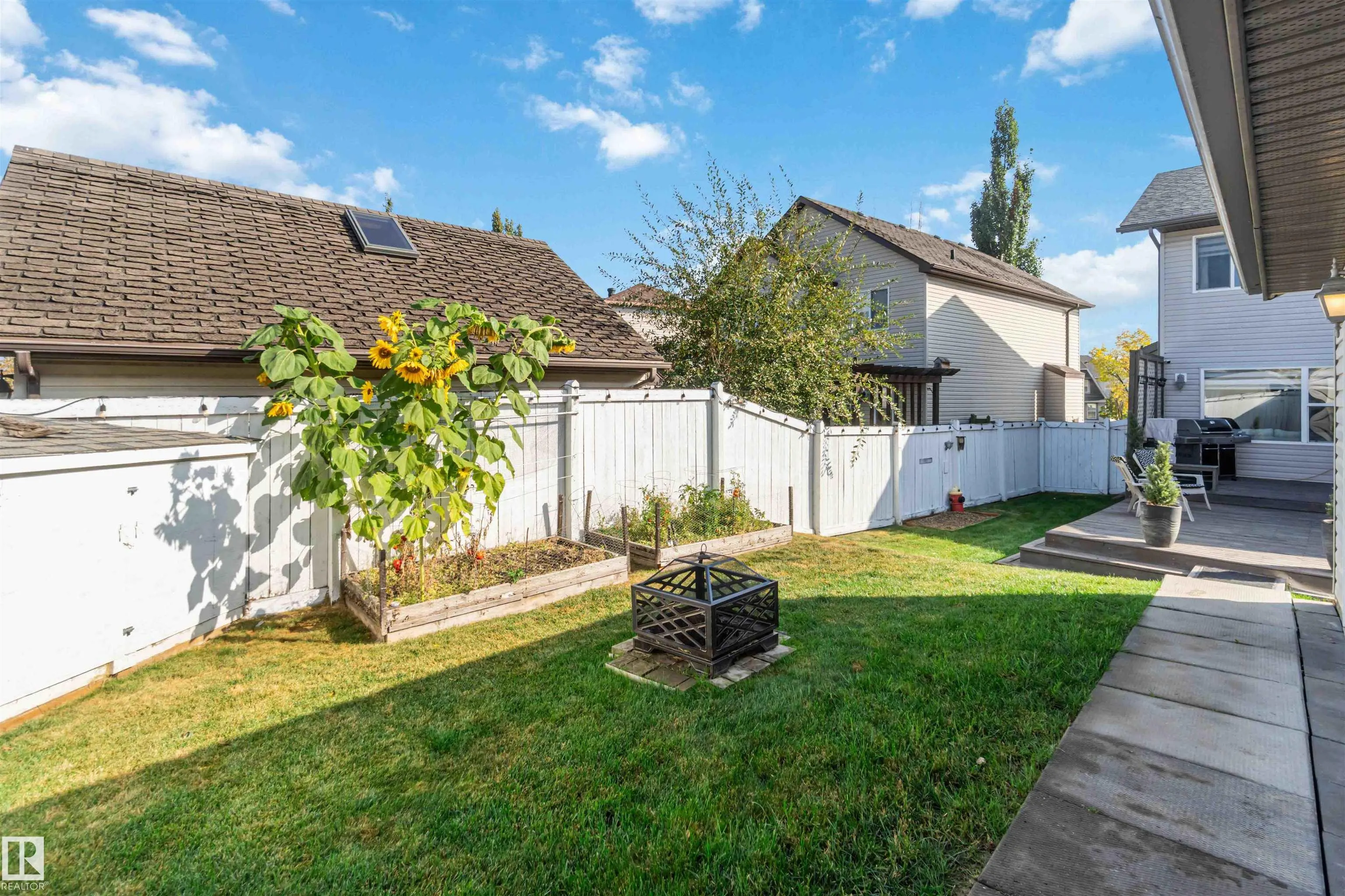 2056 TOWNE CENTRE Boulevard