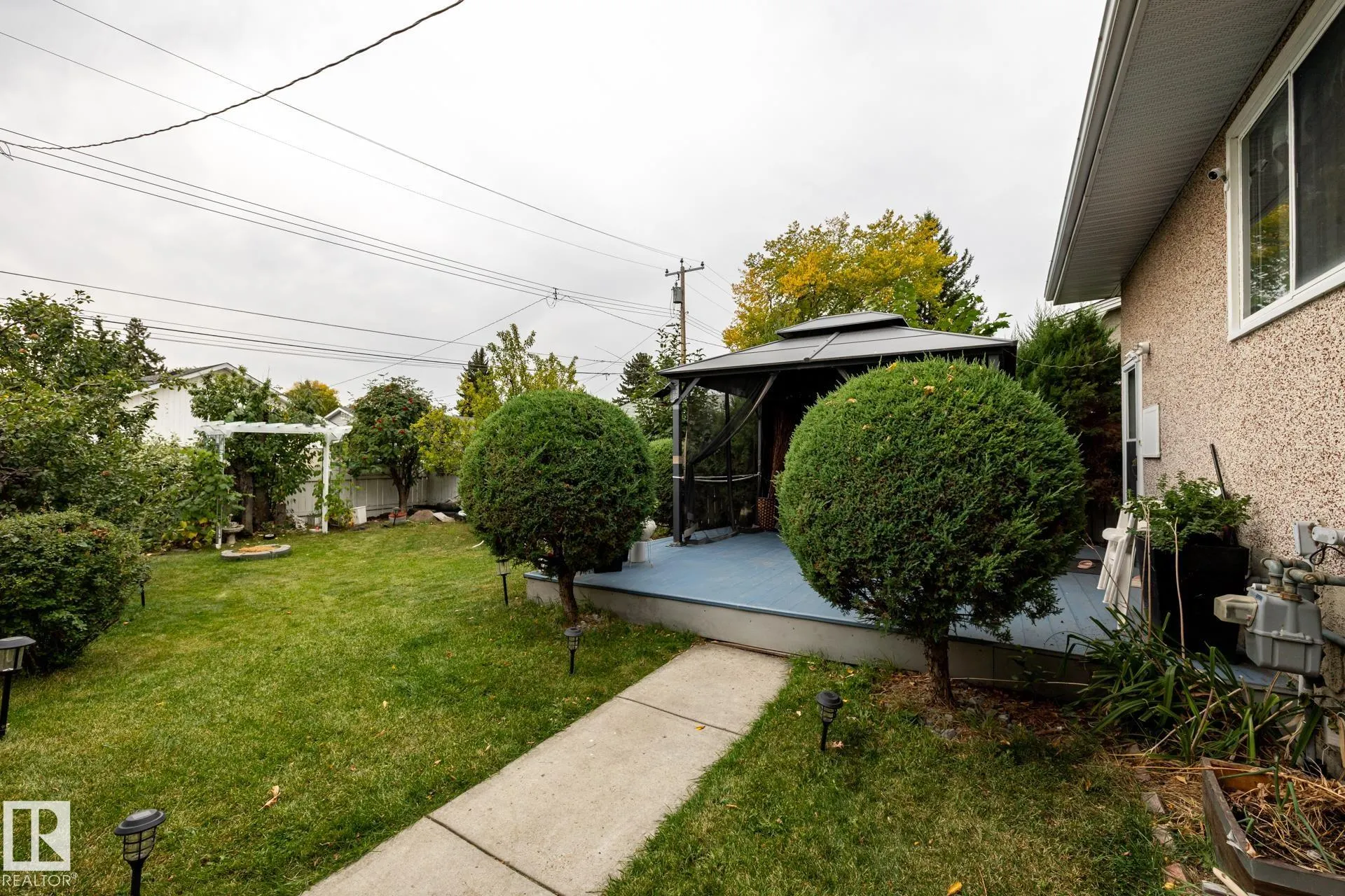 15707 92 Avenue