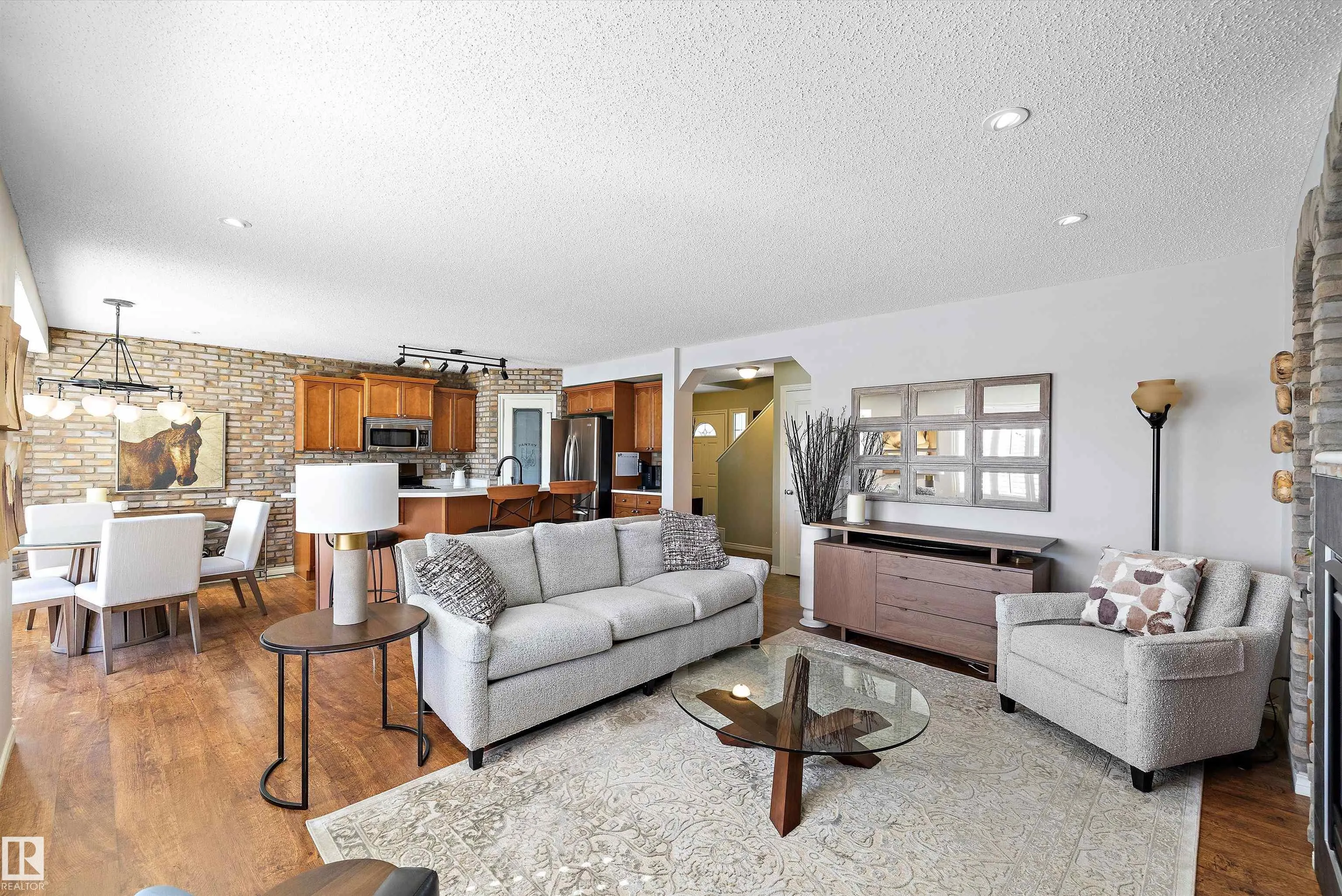 68 GREYSTONE Crescent
