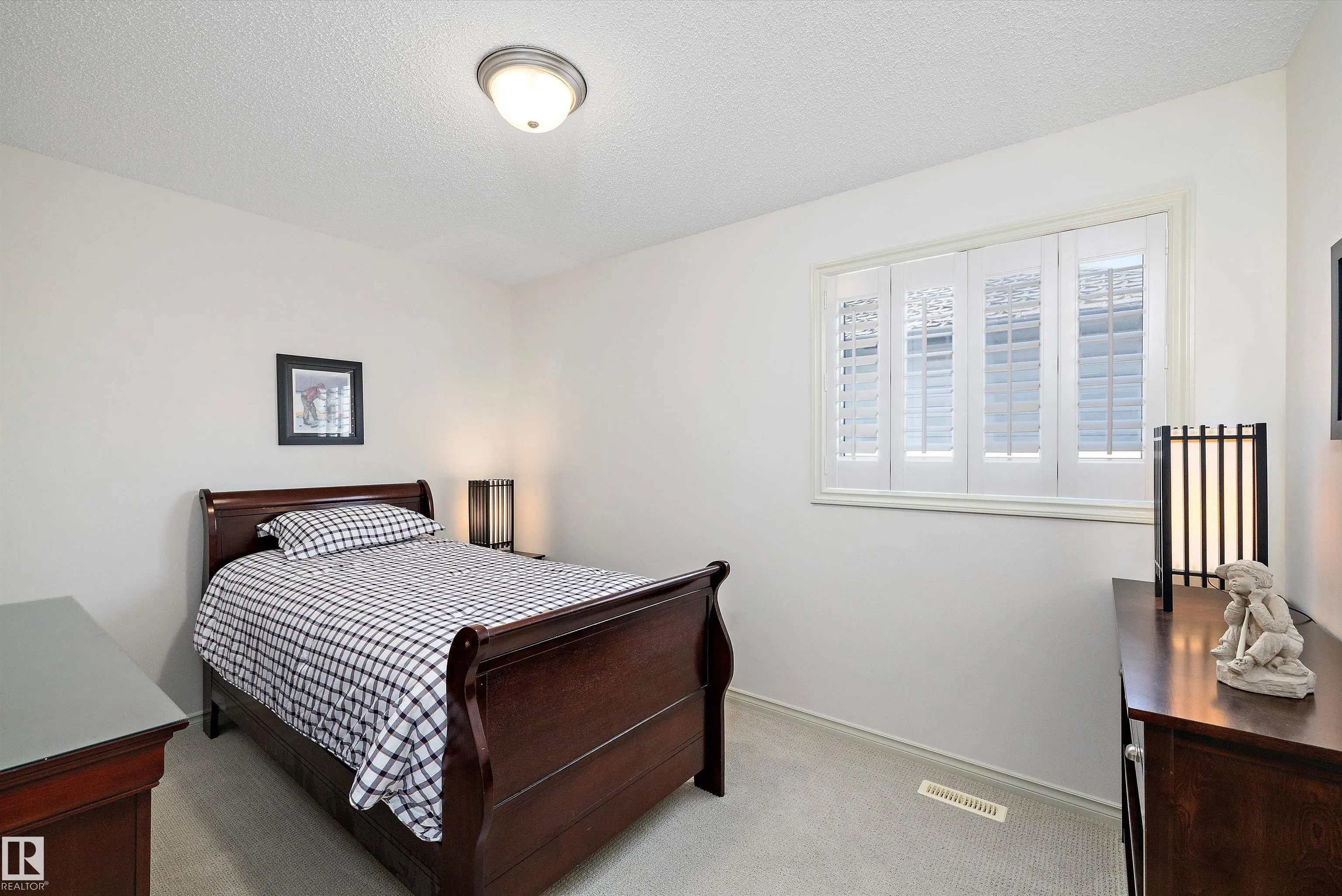 68 GREYSTONE Crescent