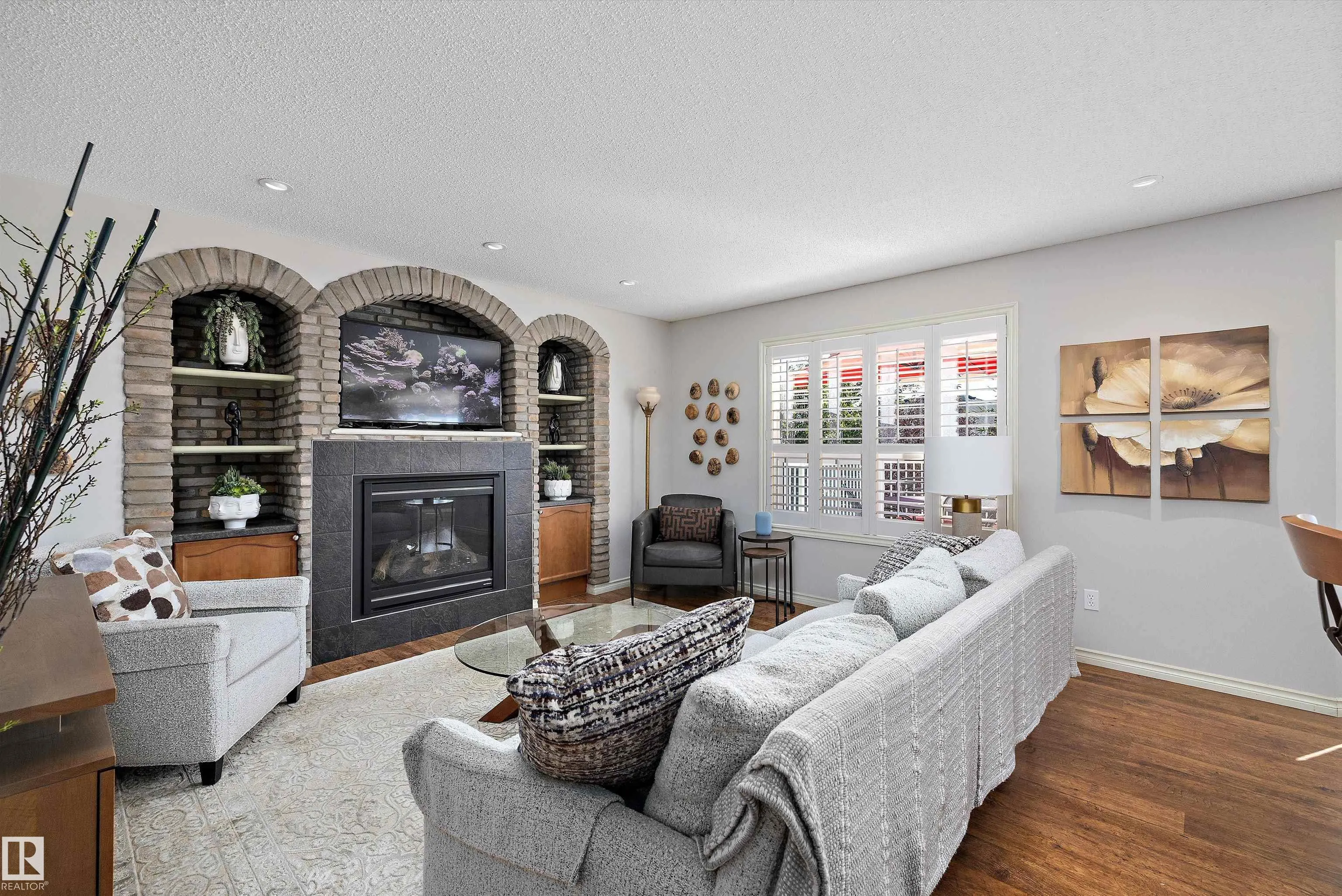 68 GREYSTONE Crescent