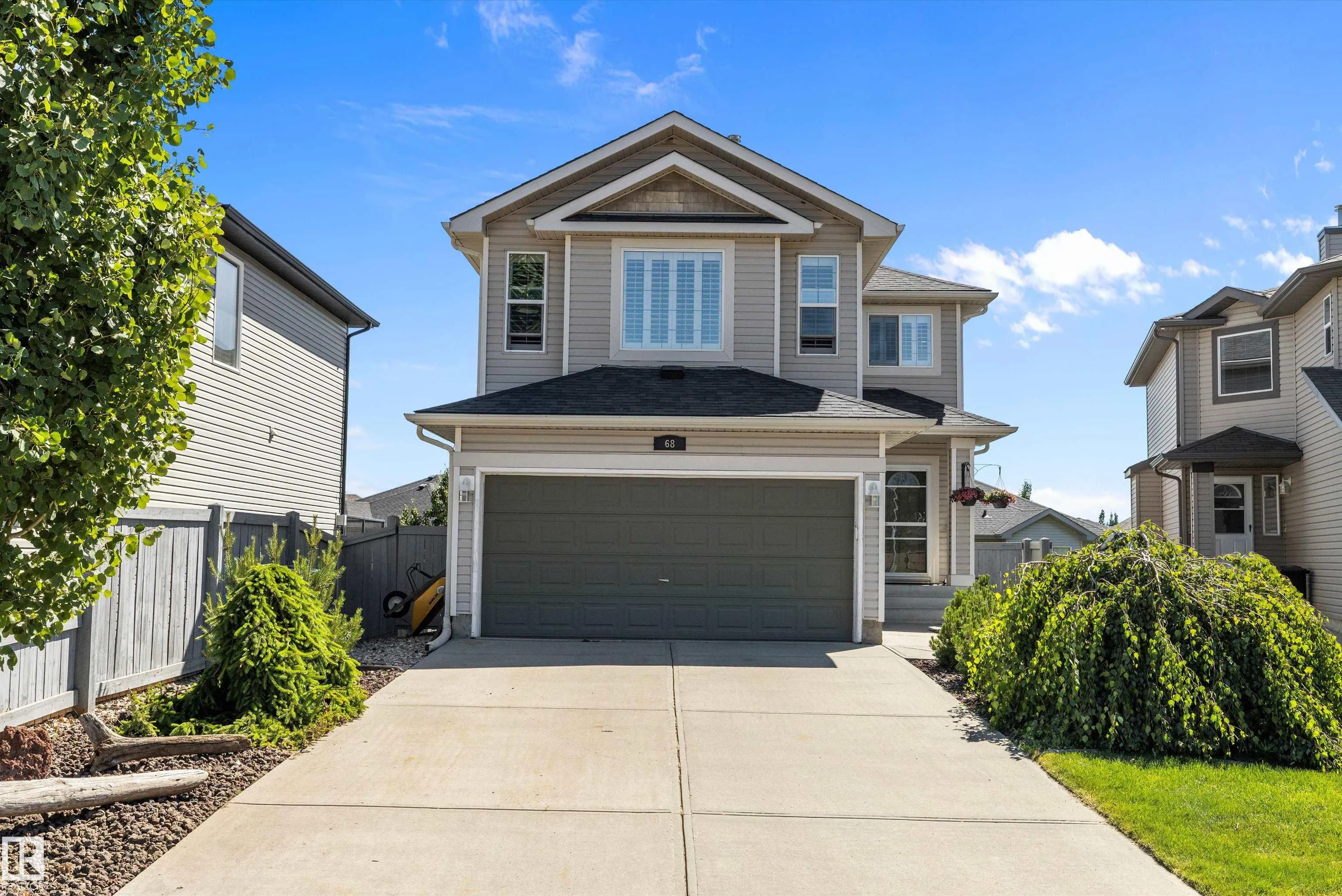 68 GREYSTONE Crescent