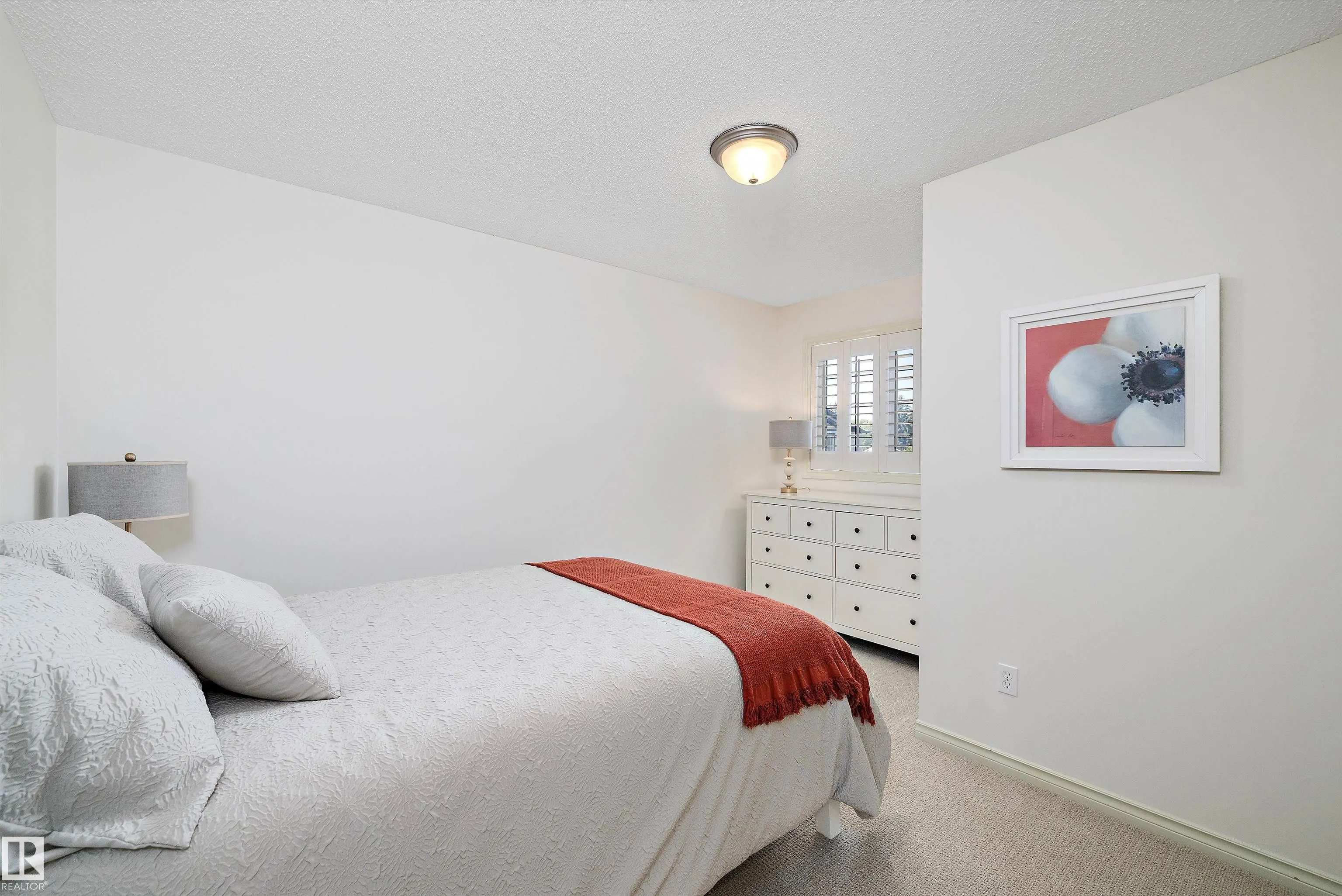 68 GREYSTONE Crescent