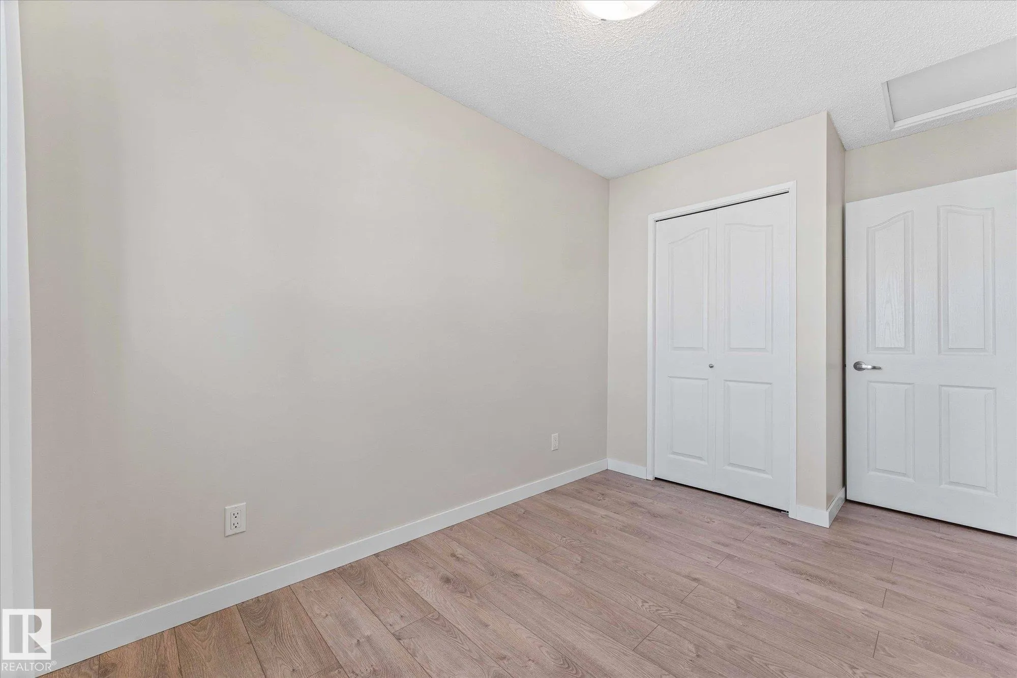 1 ABERDEEN Way
