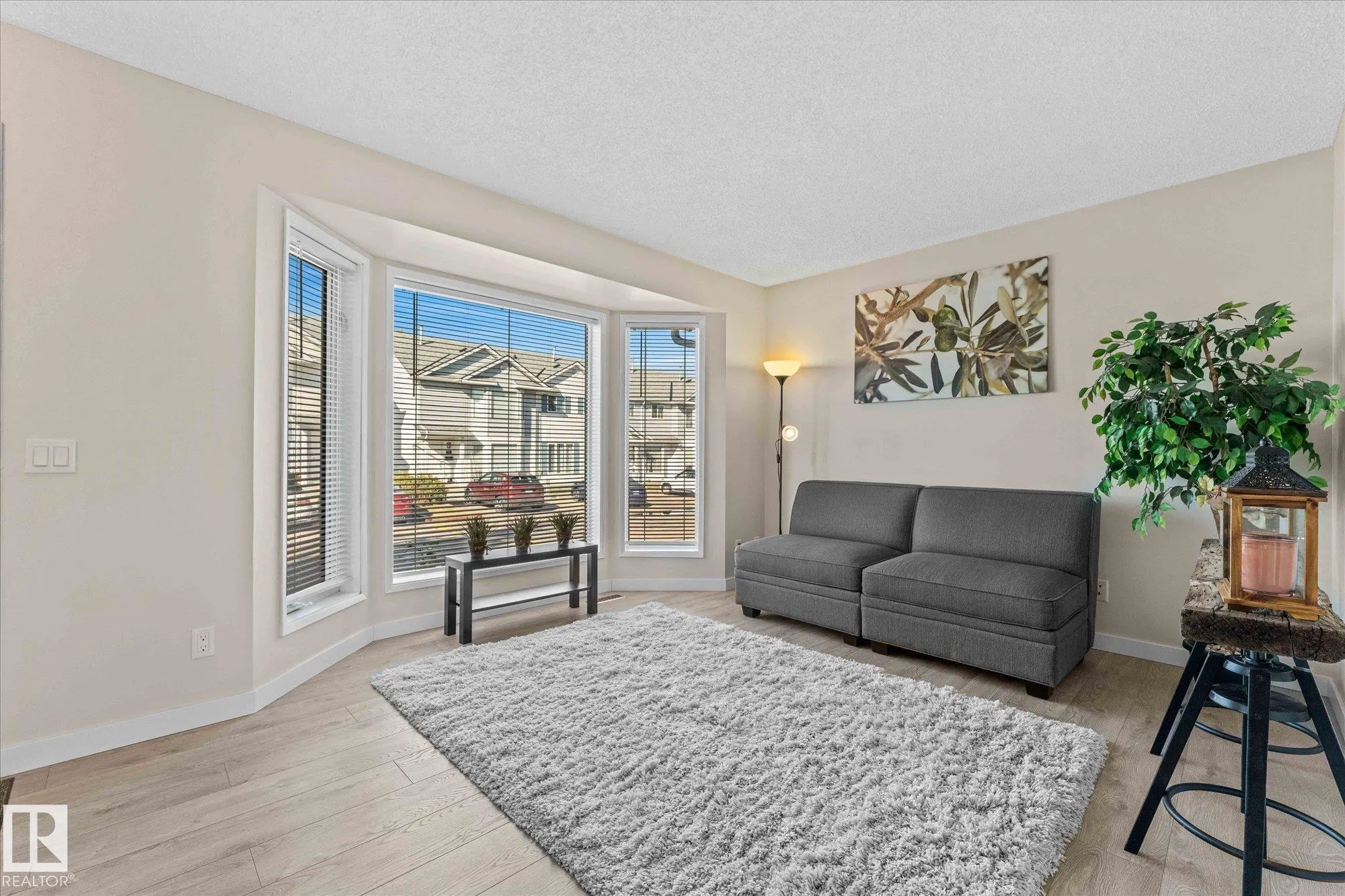 1 ABERDEEN Way