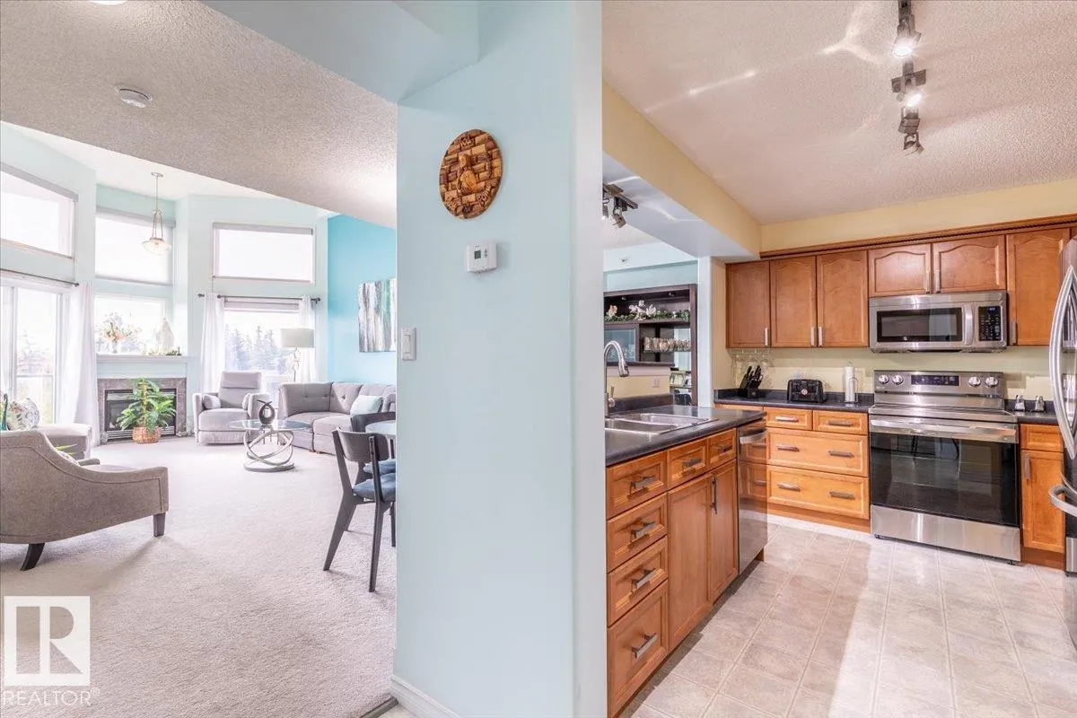 102A BRIDGEPORT Crossing