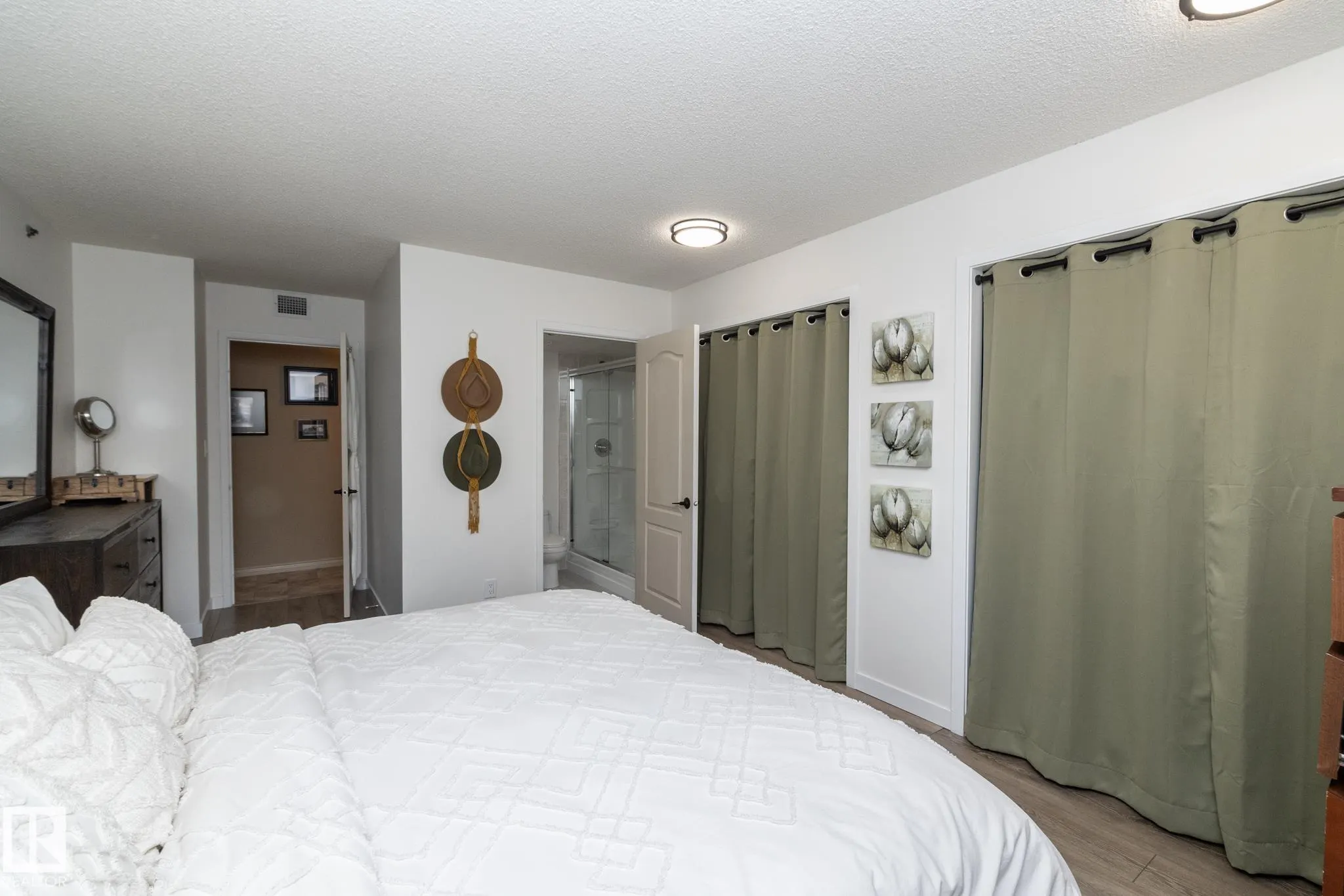 10130 114 Street
