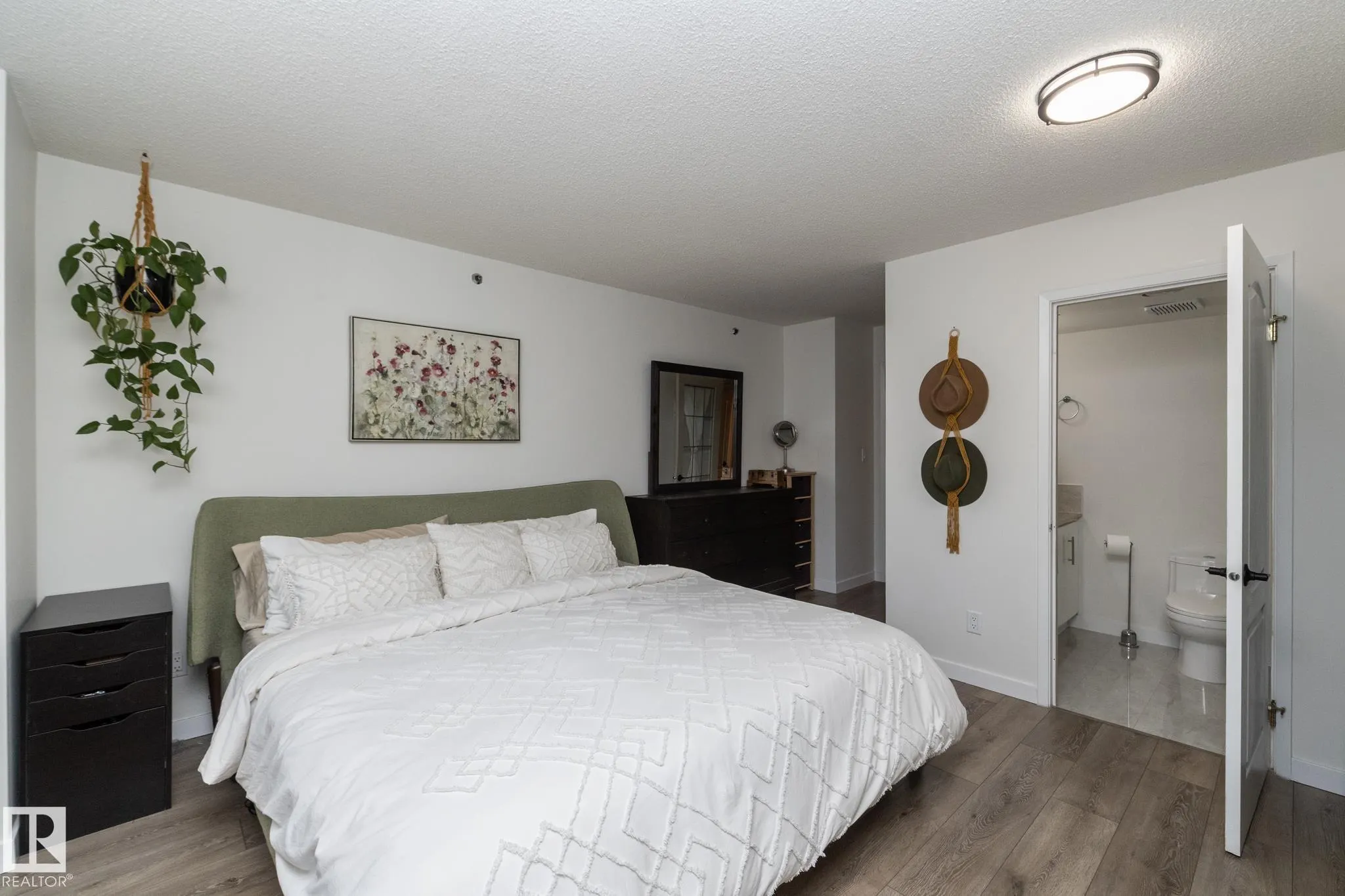 10130 114 Street