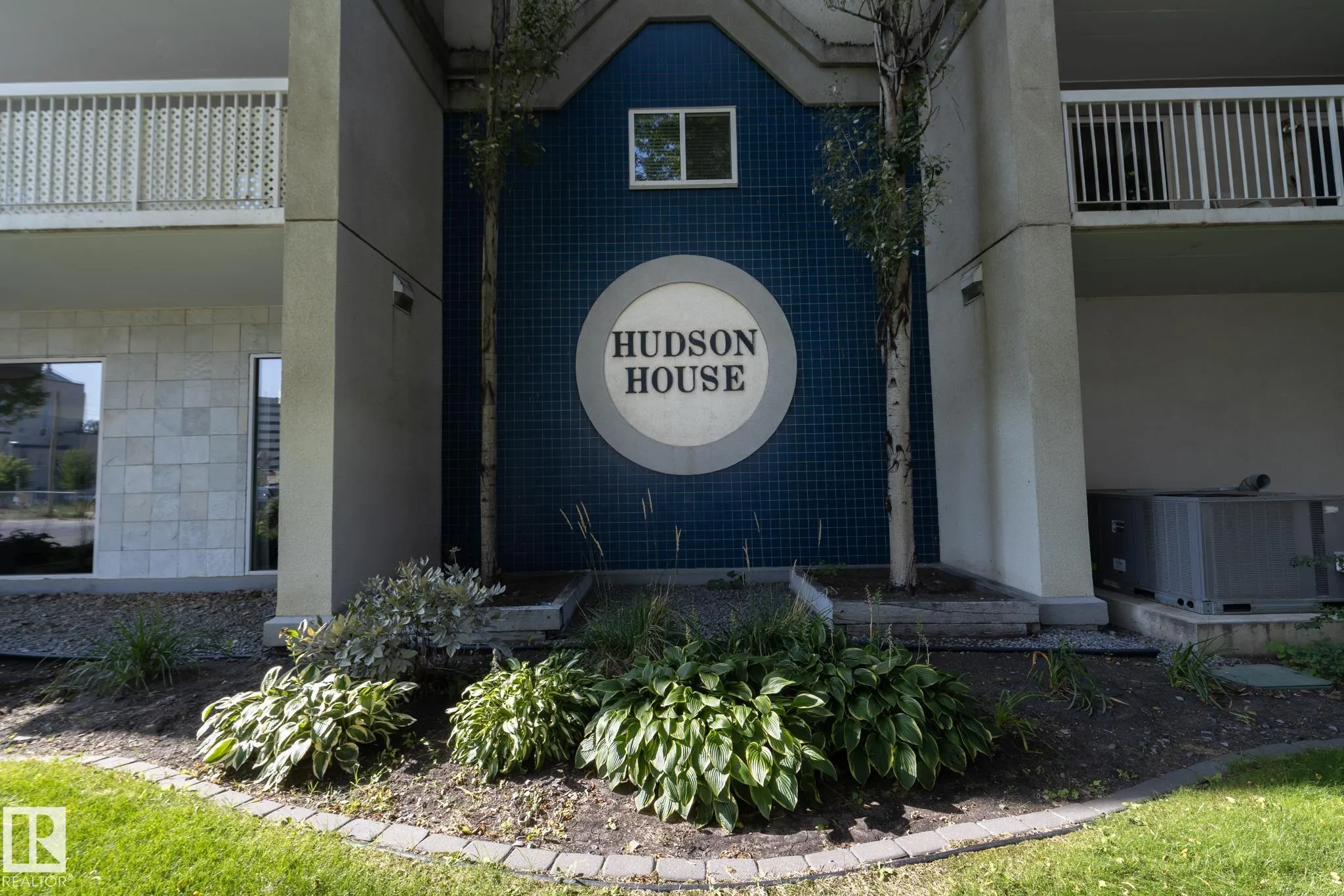 10130 114 Street