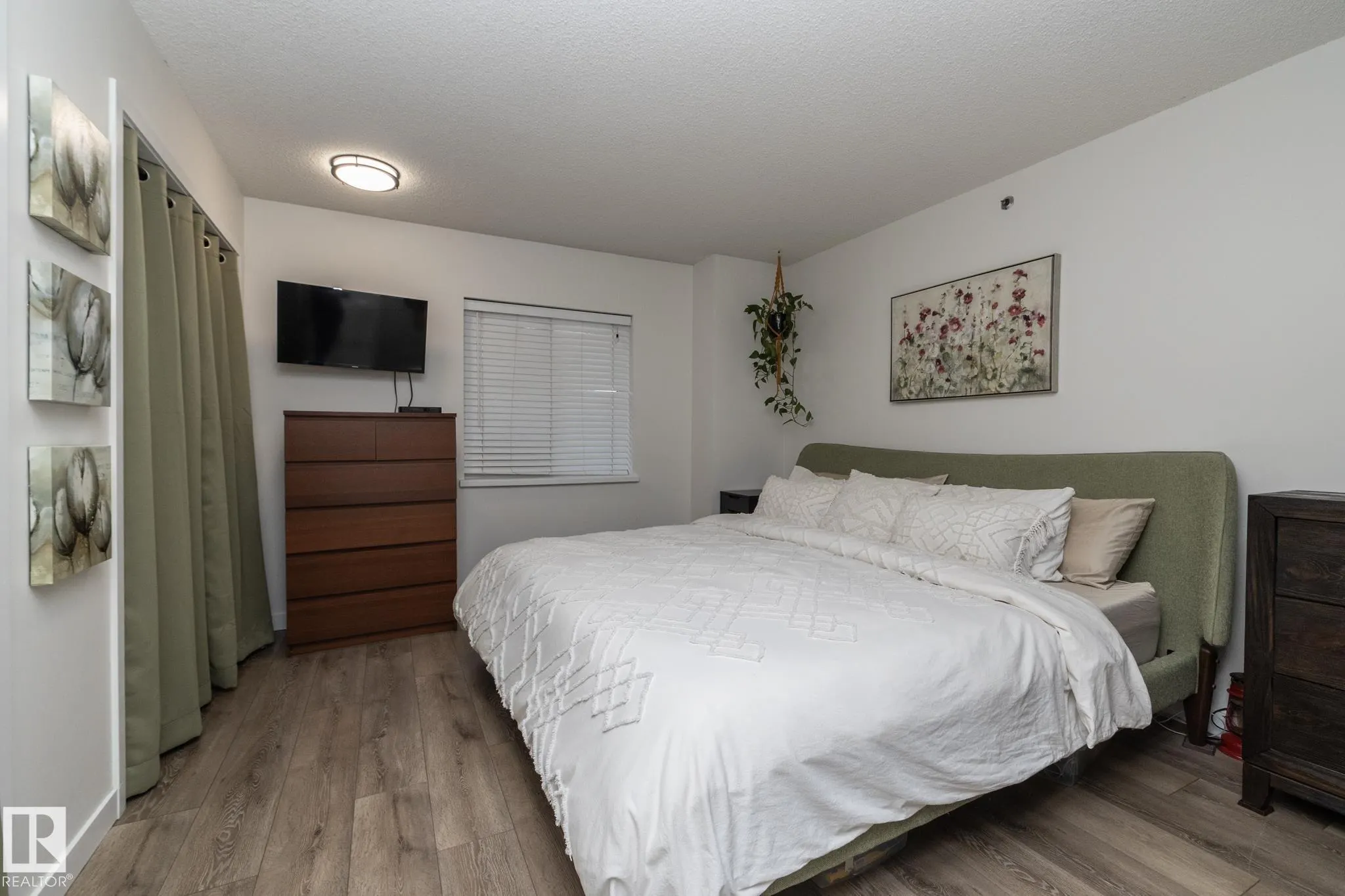 10130 114 Street