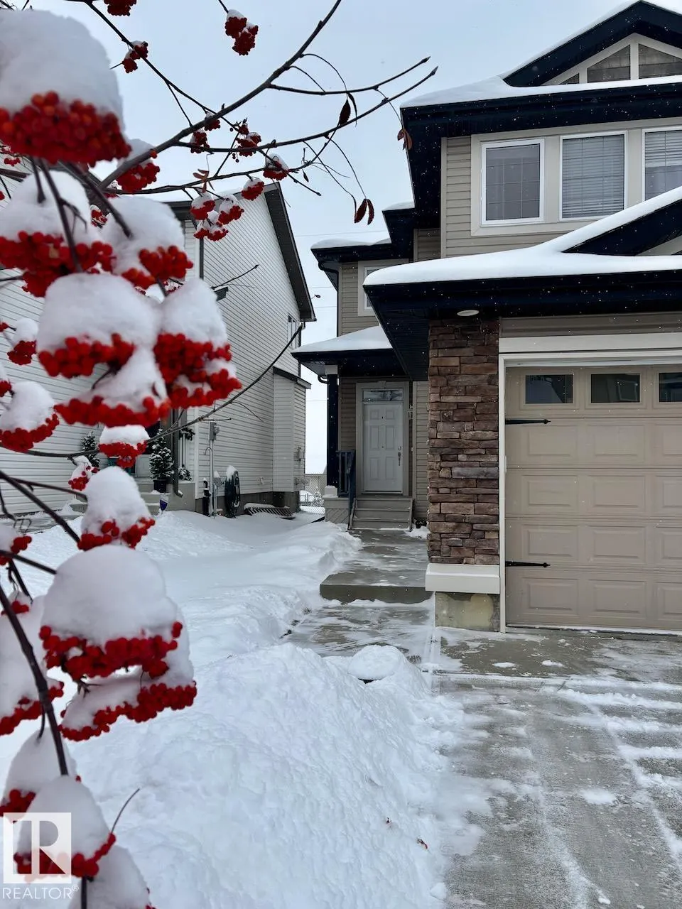 38 CASCADE Crescent