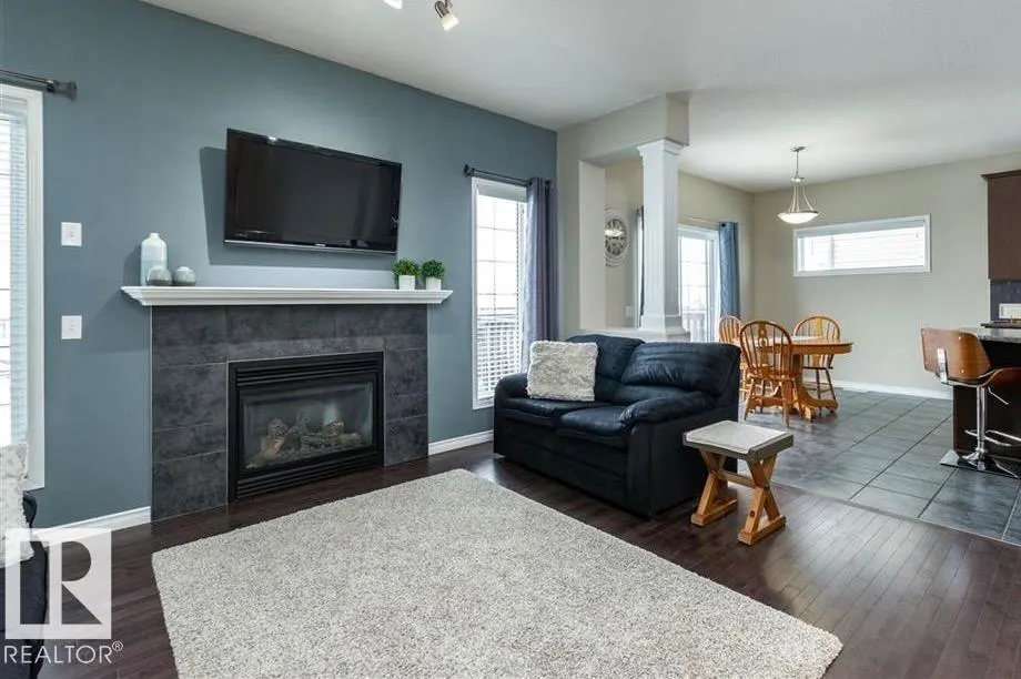 38 CASCADE Crescent