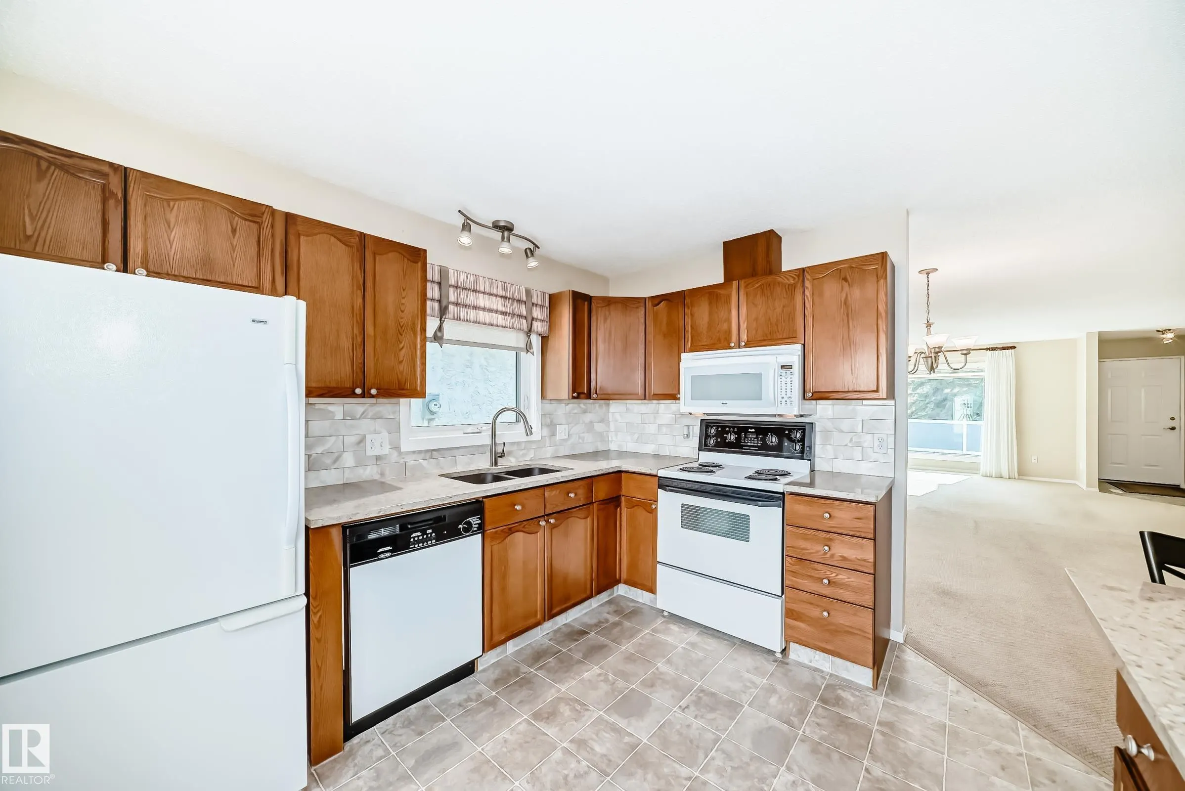 9126 Garden Road