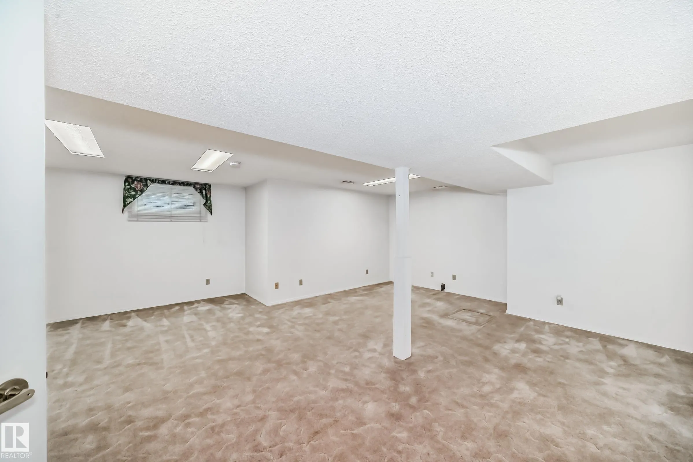 9126 Garden Road