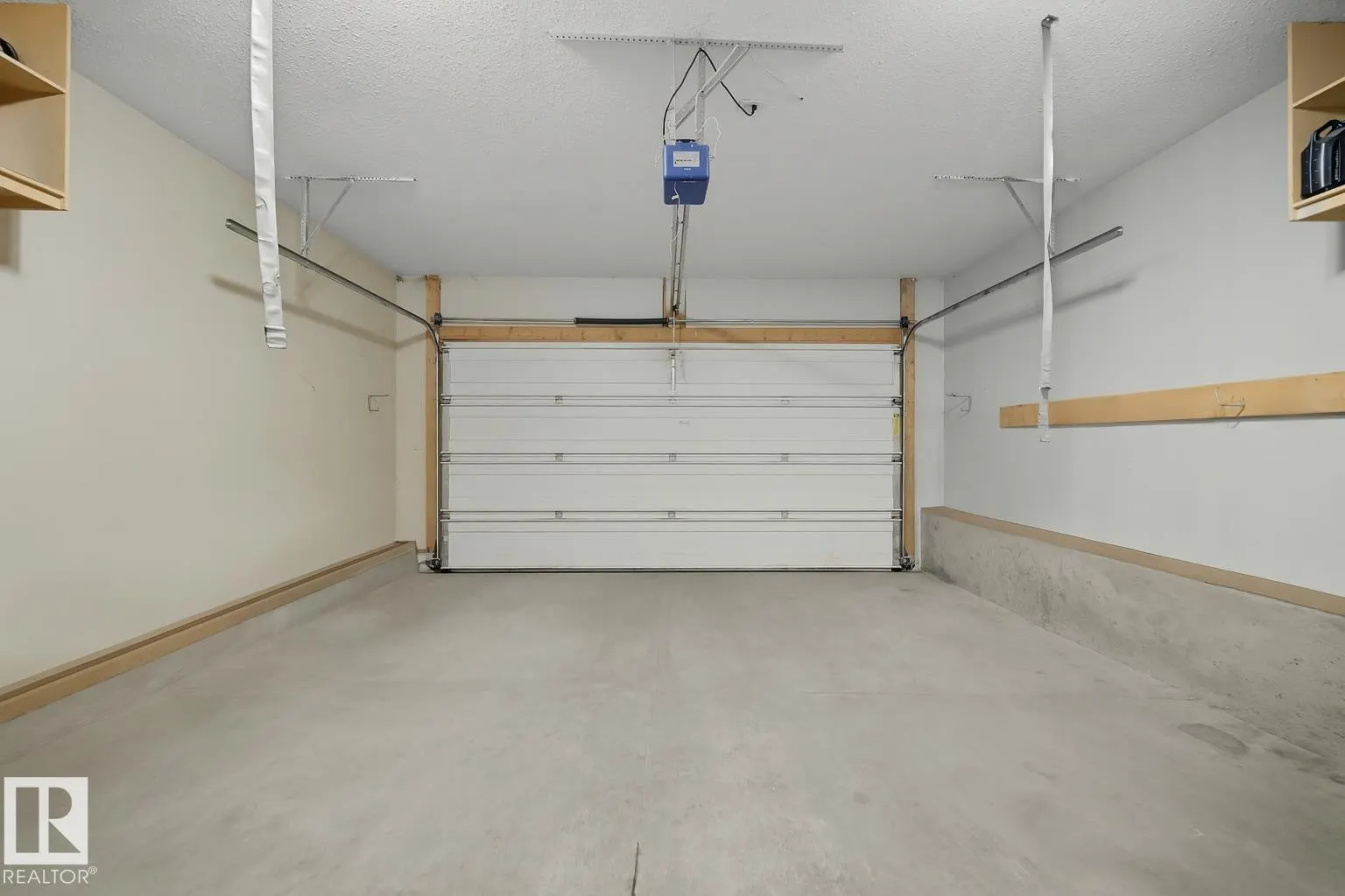 3411 MACNEIL Link