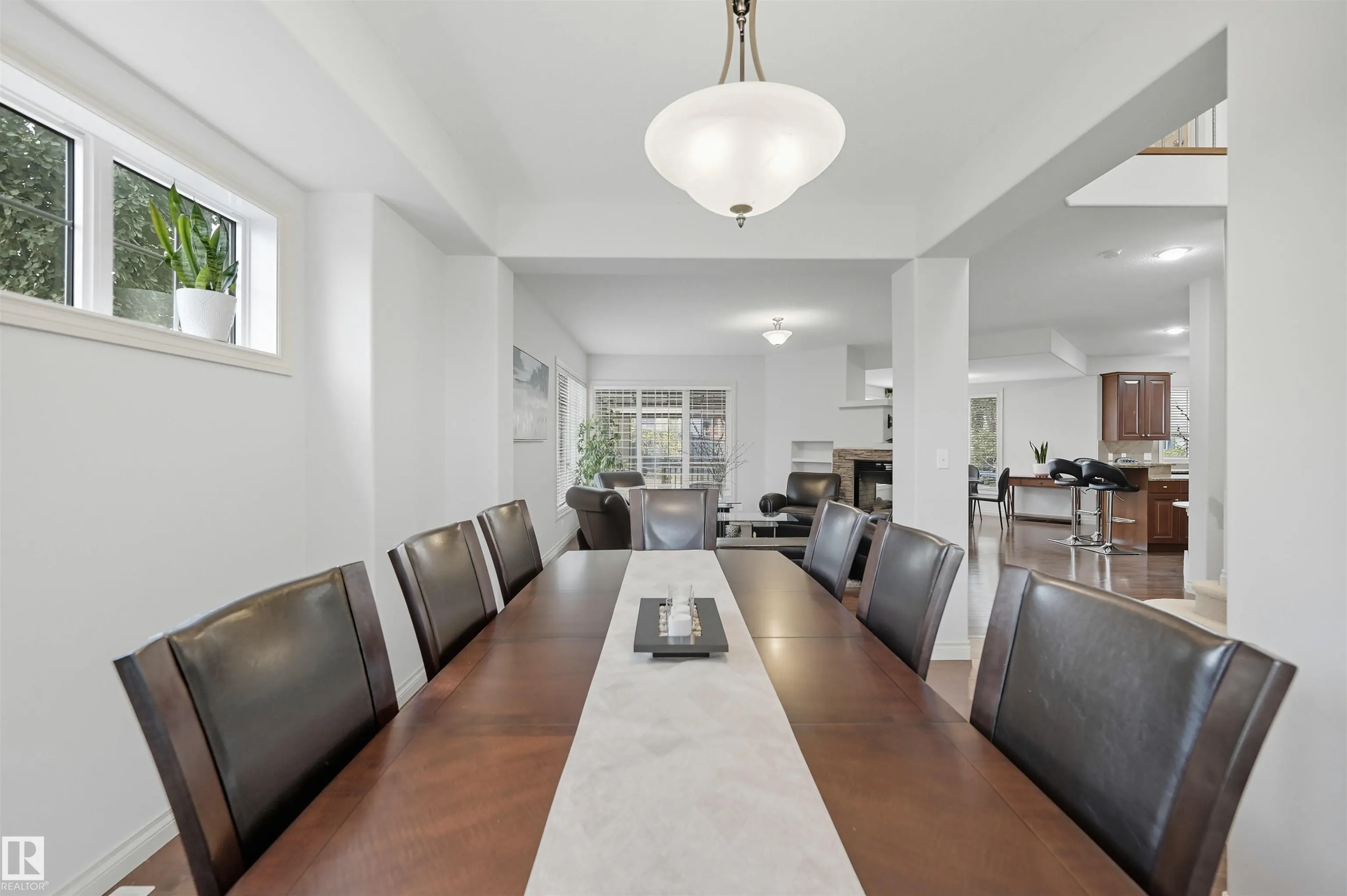 3411 MACNEIL Link