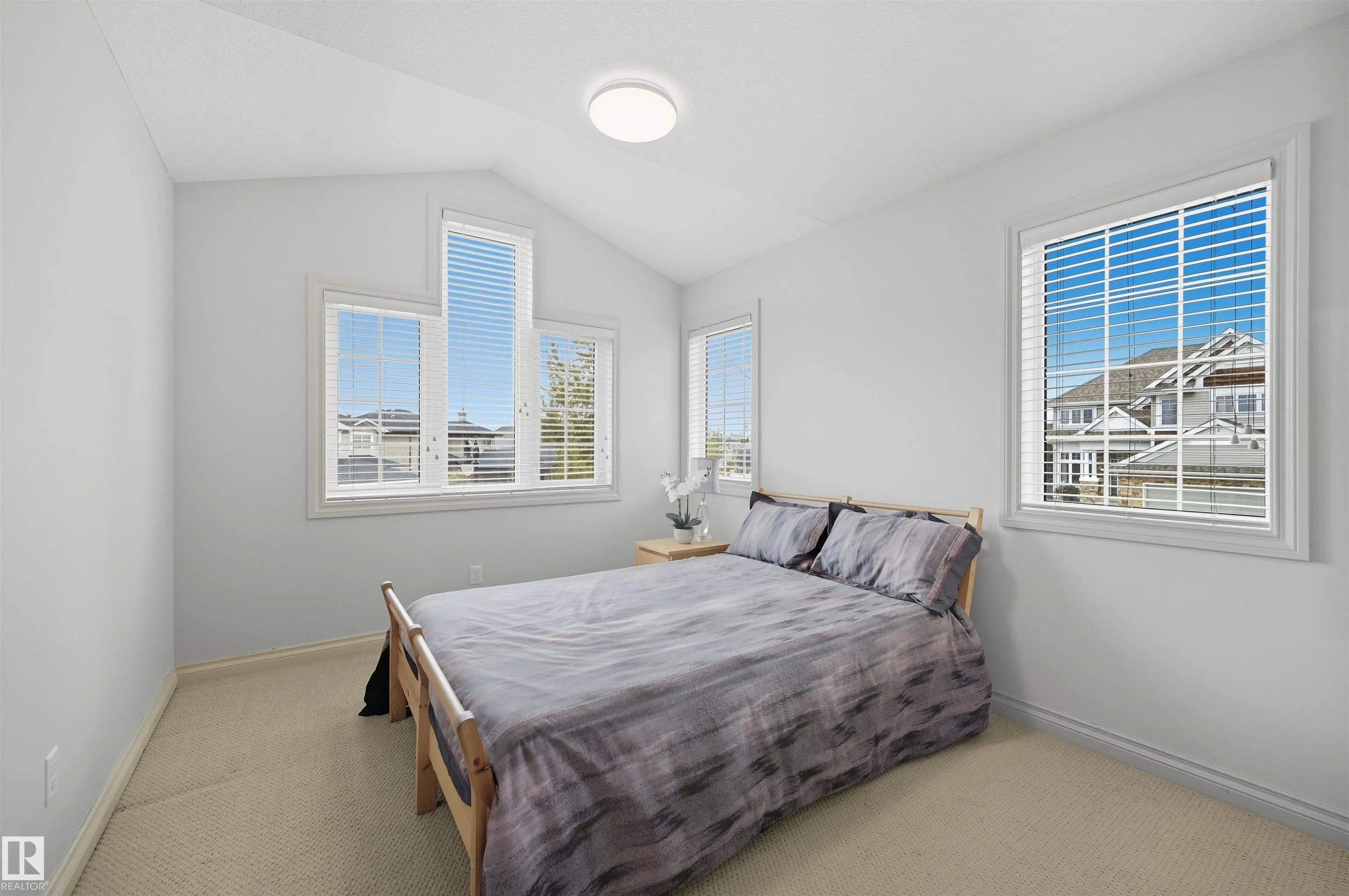 3411 MACNEIL Link