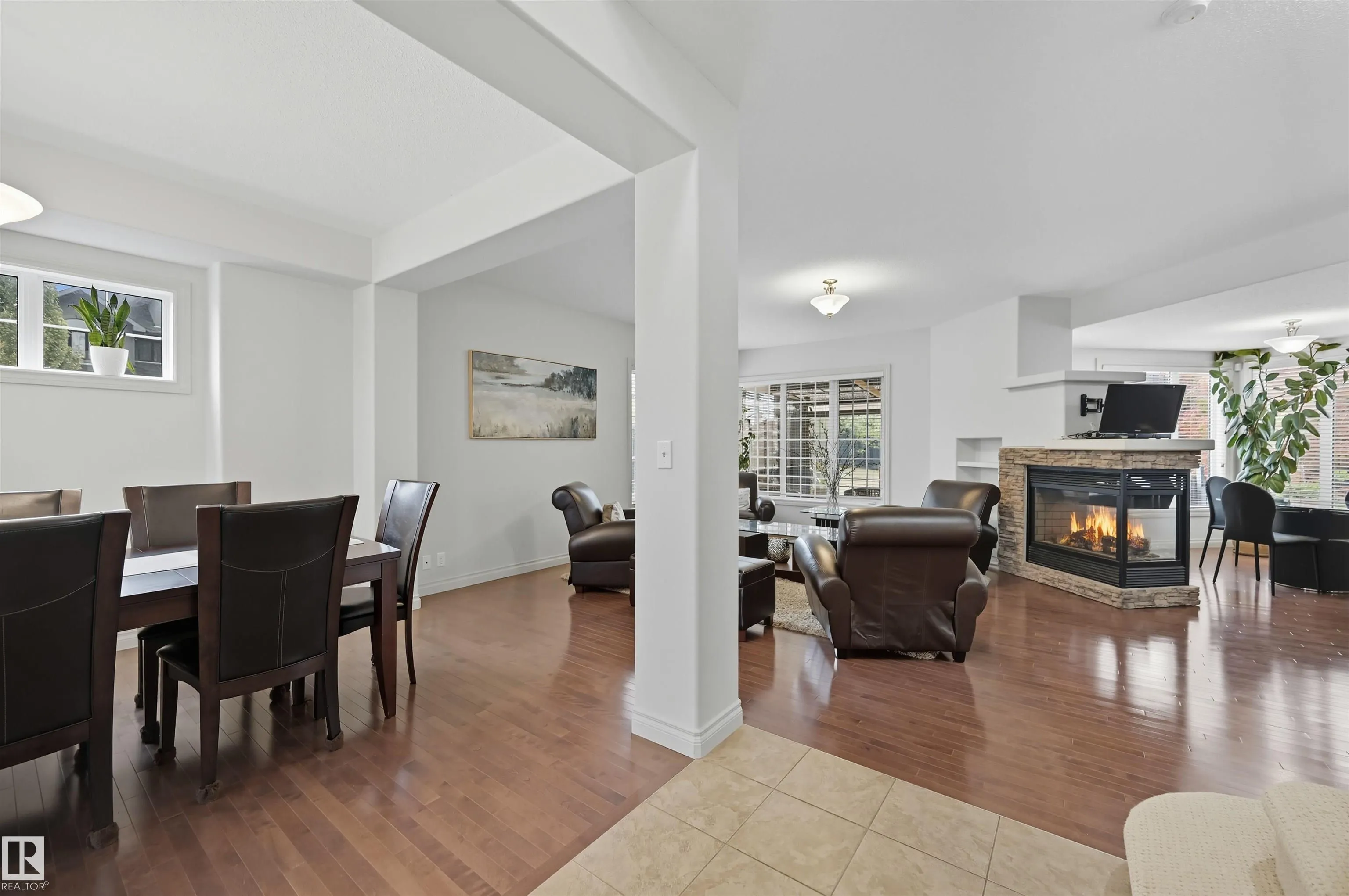 3411 MACNEIL Link