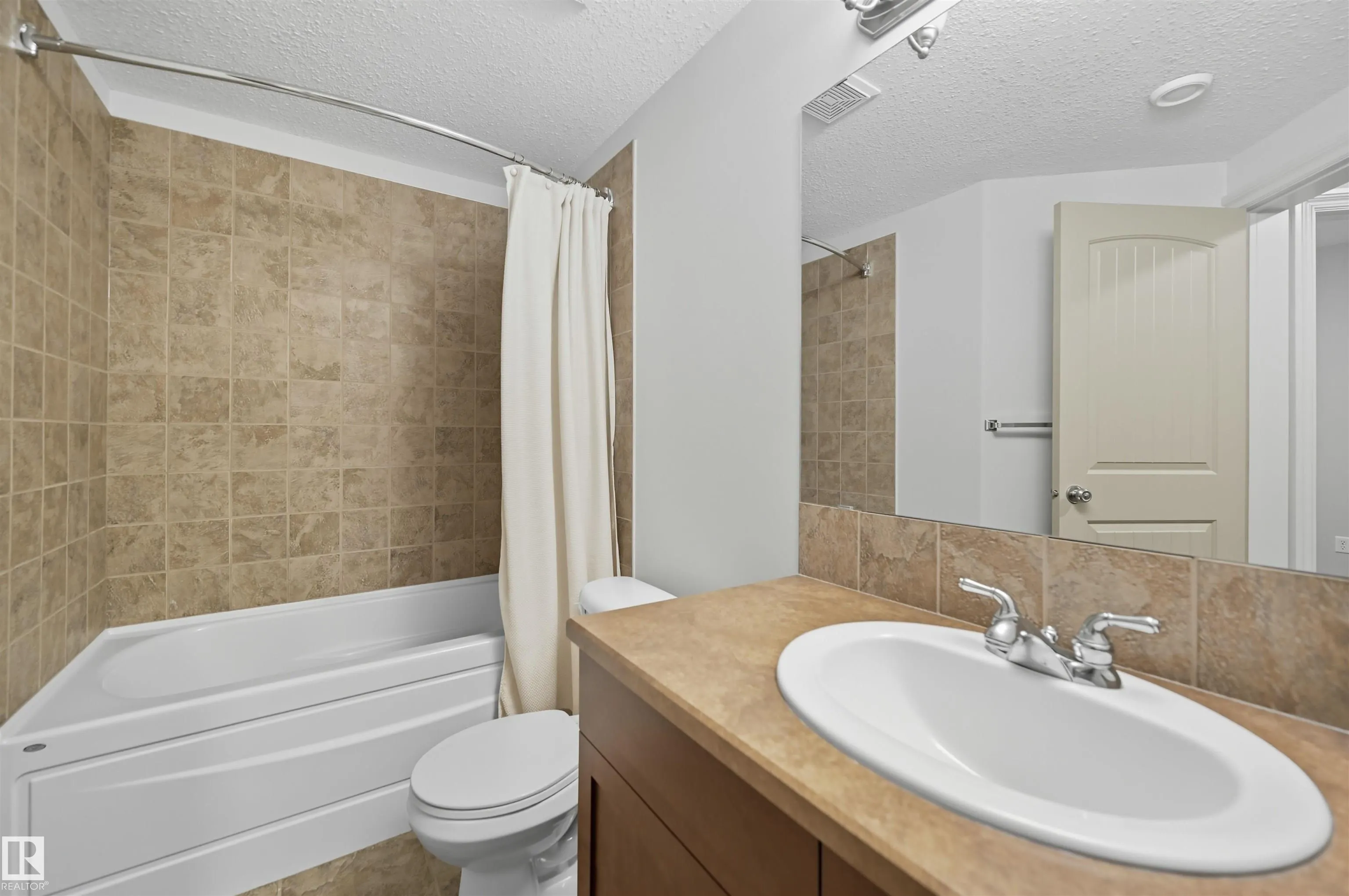 3411 MACNEIL Link