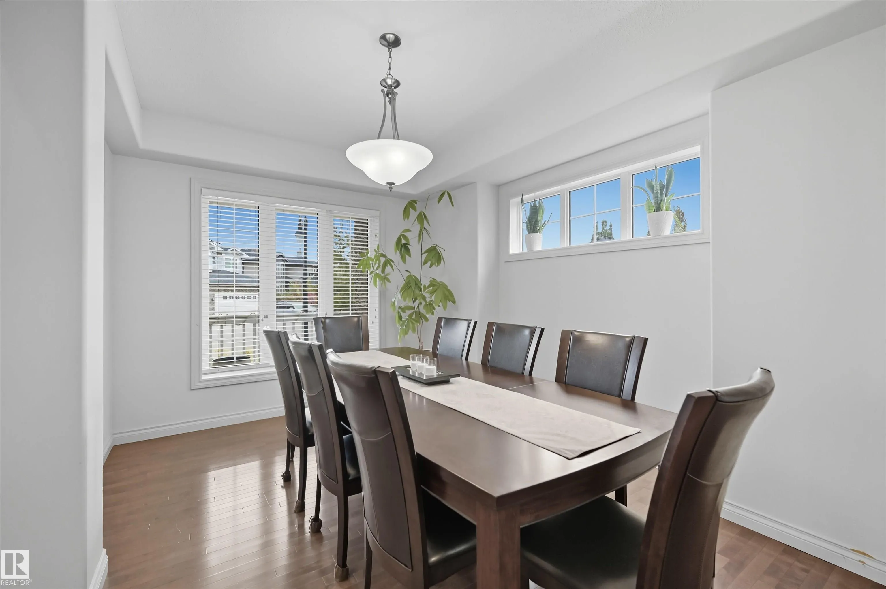 3411 MACNEIL Link