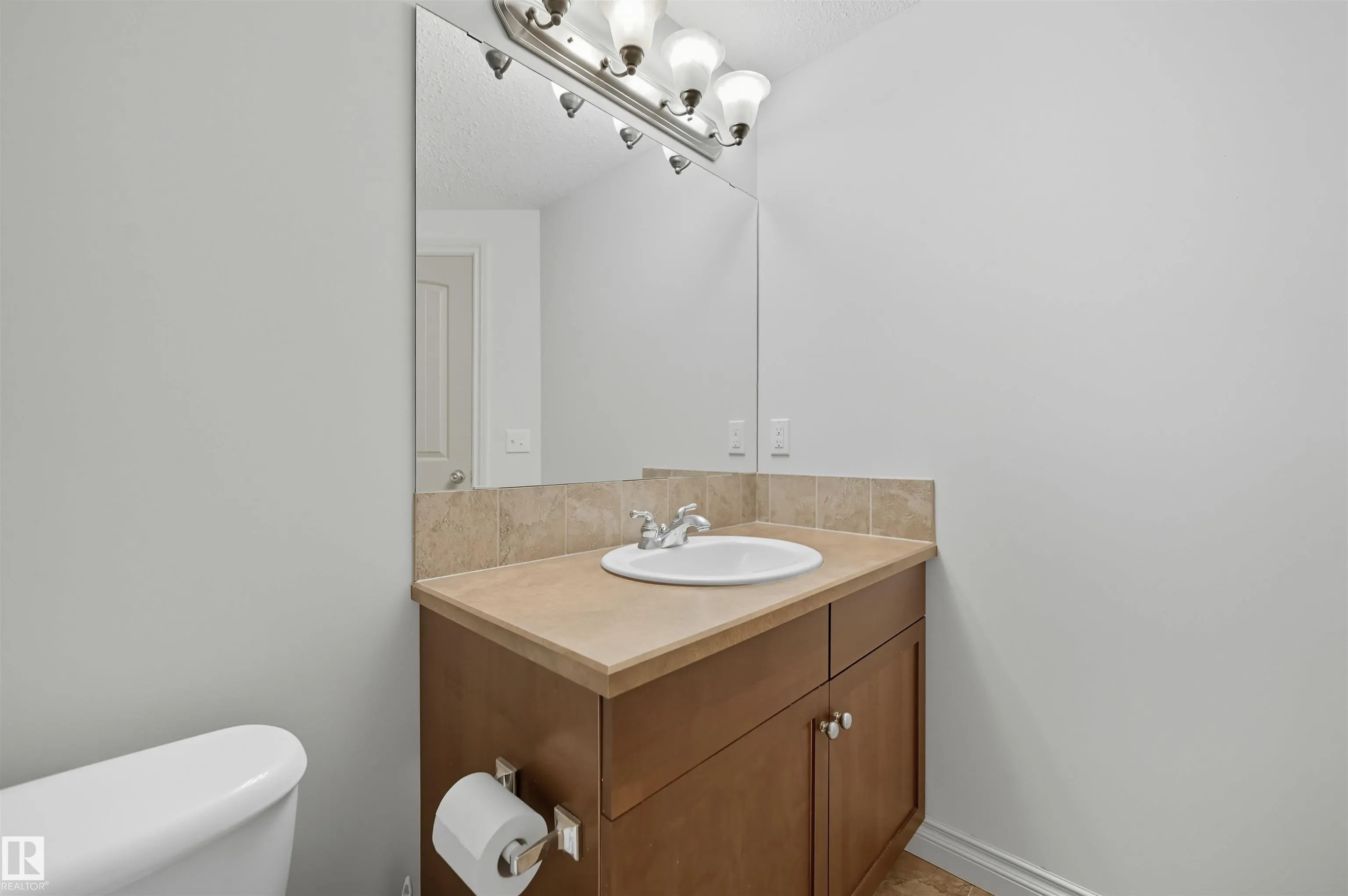 3411 MACNEIL Link