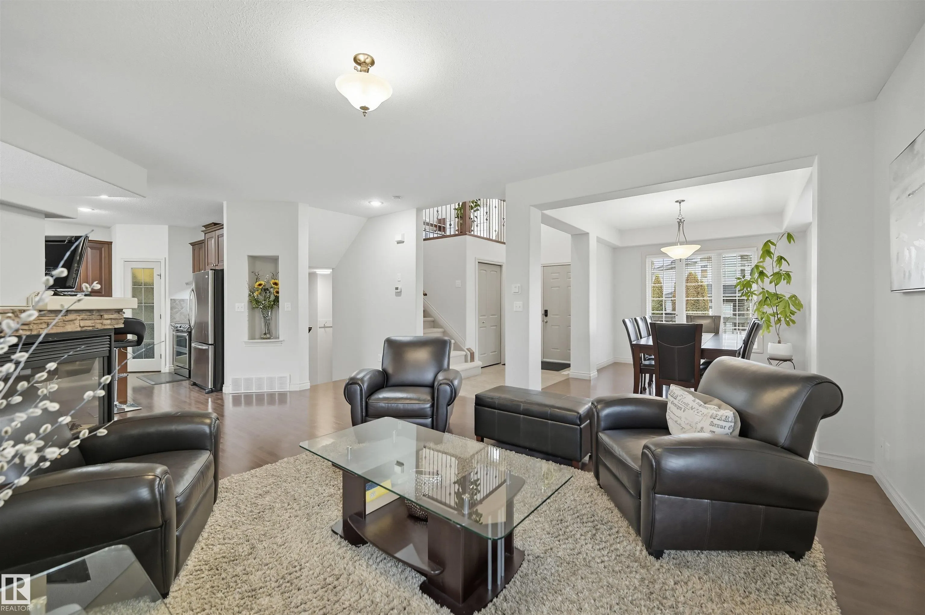3411 MACNEIL Link