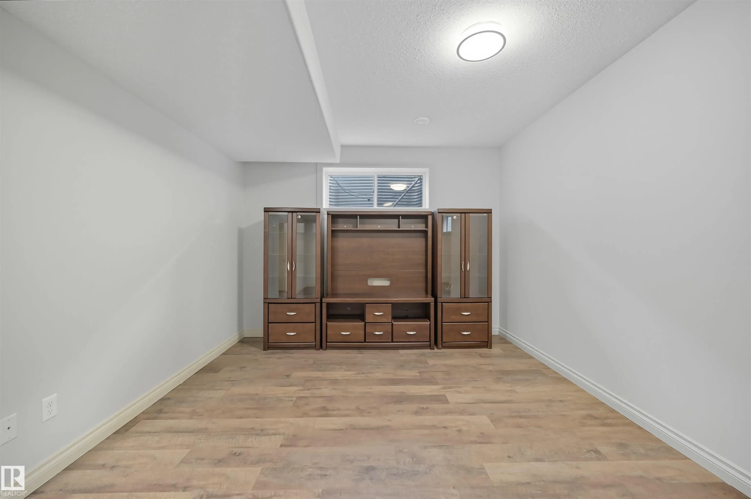3411 MACNEIL Link