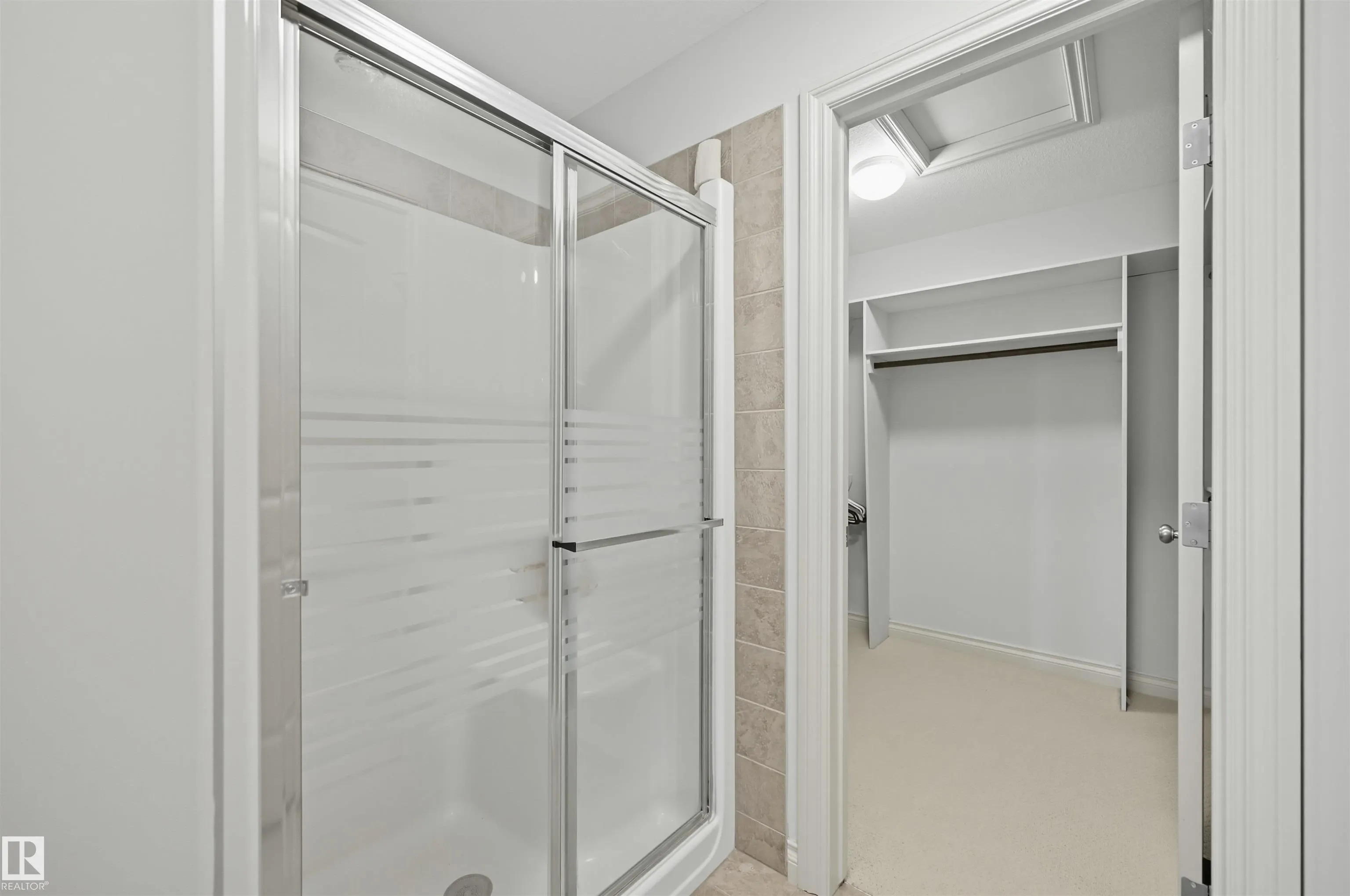 3411 MACNEIL Link