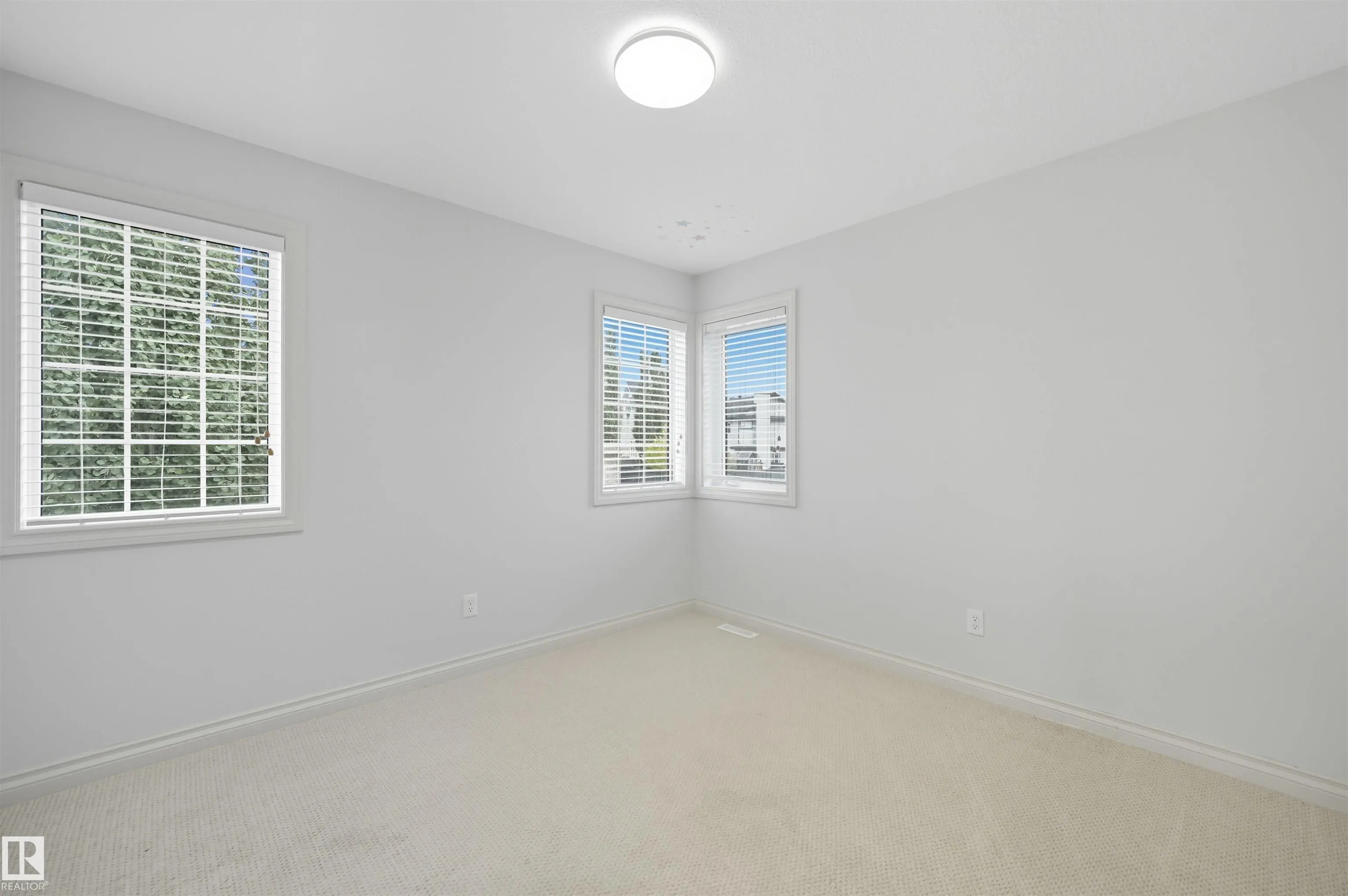 3411 MACNEIL Link