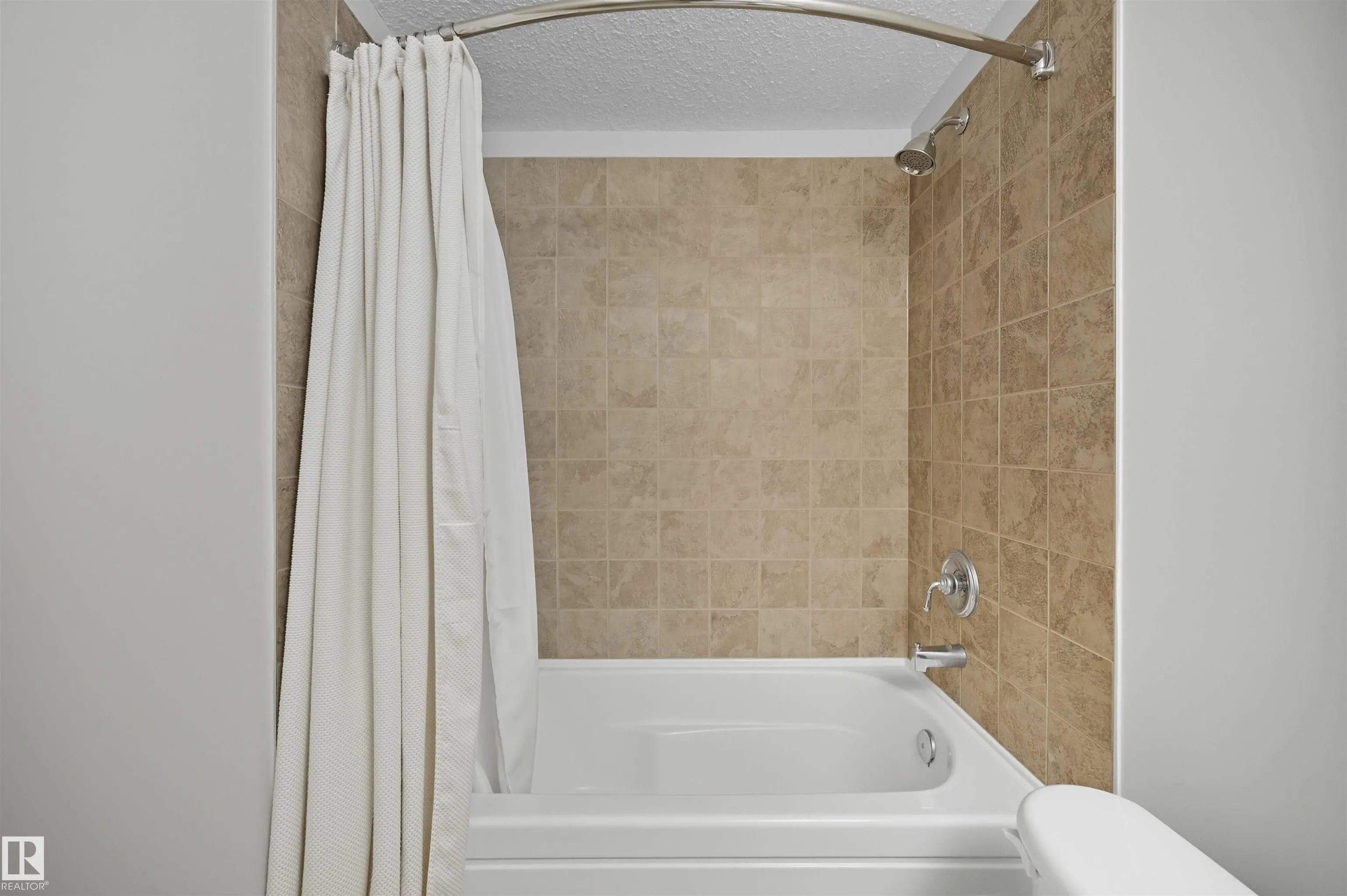 3411 MACNEIL Link